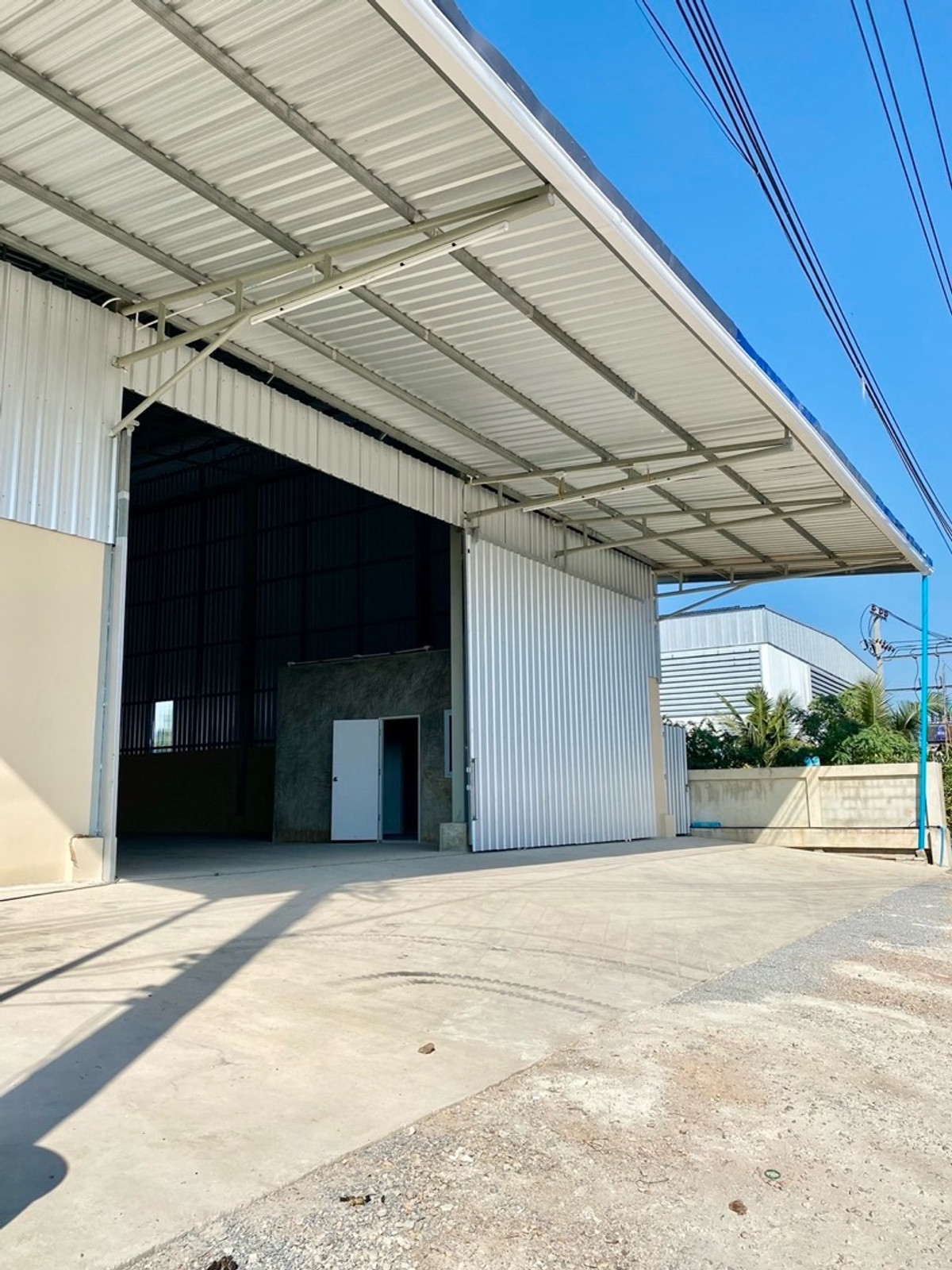 For RentWarehouseRama 2, Bang Khun Thian : Warehouse for rent, 800 sq m, Bang Kradi, Samae Dam.