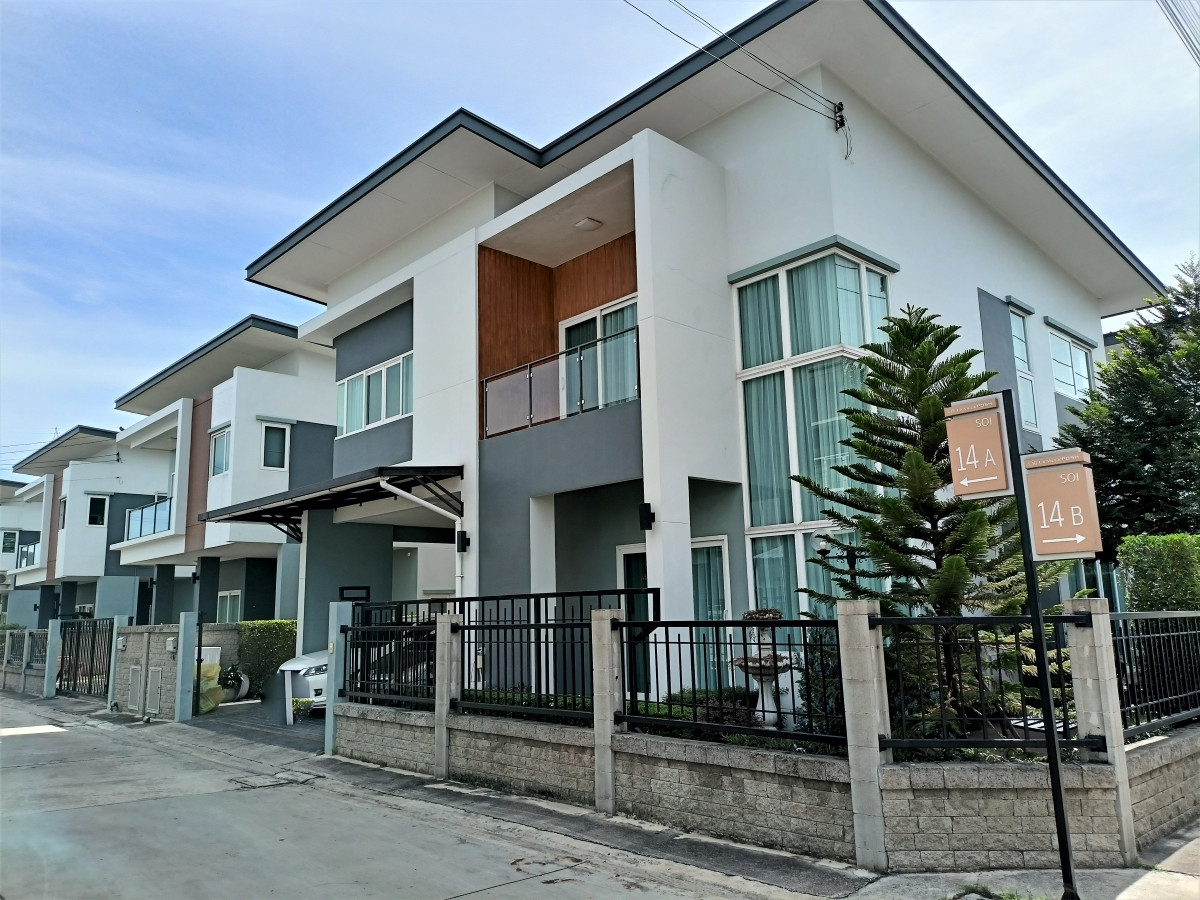 For SaleHouseAyutthaya : To the people of Ayutthaya who are creating families and good memories with loved ones and success in life.