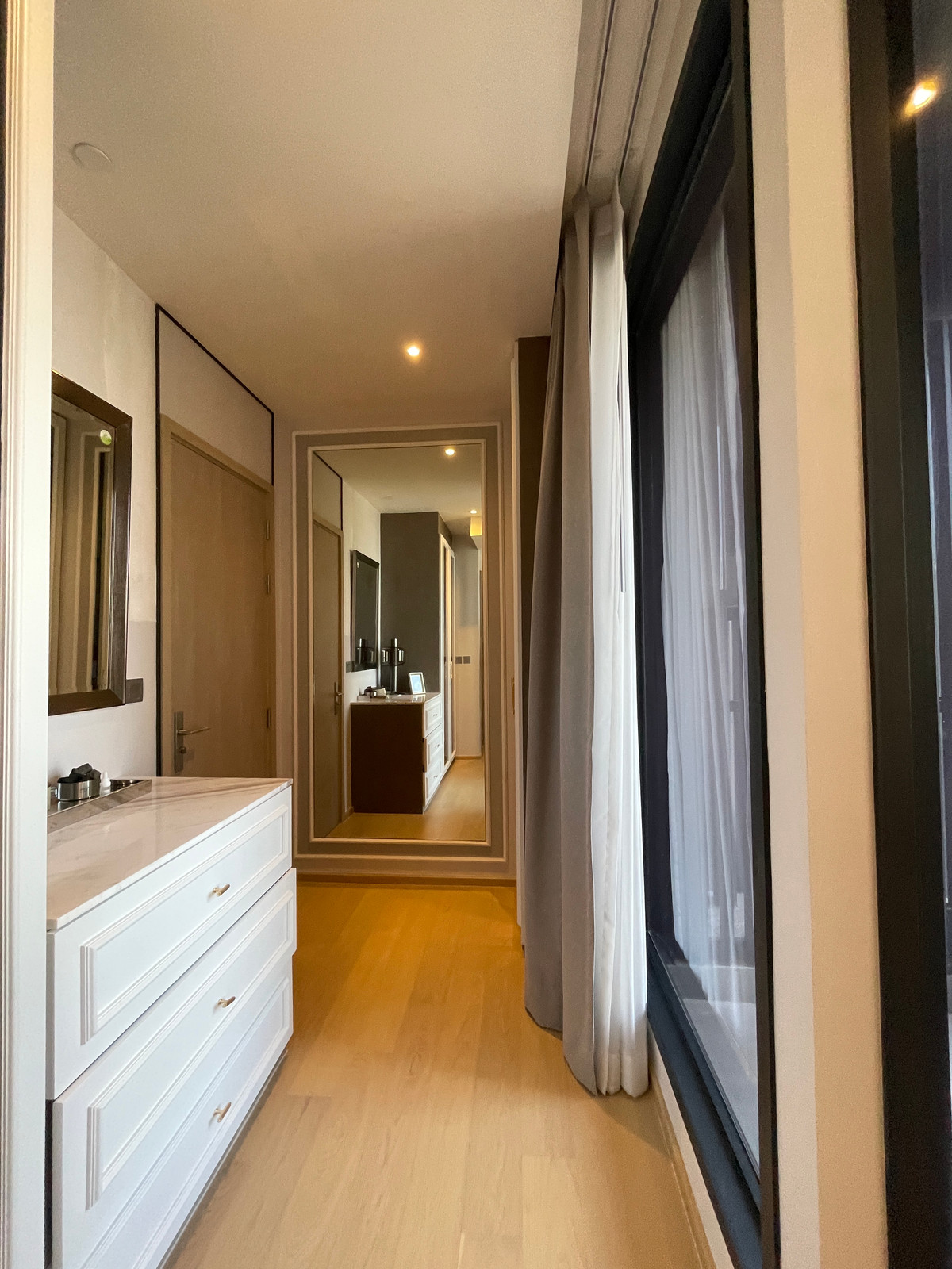 For SaleCondoRama9, Petchburi, RCA : Condo for sale: Ashton Asoke-Rama 9, Combine room, extra large size, 150.78 sq m, in ALPHA building, fully furnished, ready to move in. (Fully-Decorated) and receive full promotions for more than 13 items, the ultimate in luxury in the heart of the New CB