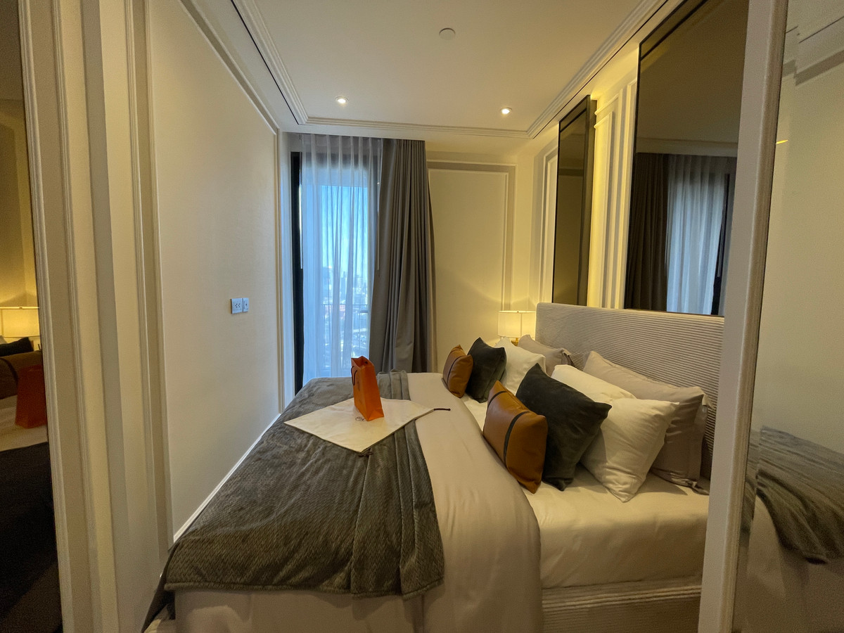 For SaleCondoRama9, Petchburi, RCA : Condo for sale: Ashton Asoke-Rama 9, Combine room, extra large size, 150.78 sq m, in ALPHA building, fully furnished, ready to move in. (Fully-Decorated) and receive full promotions for more than 13 items, the ultimate in luxury in the heart of the New CB