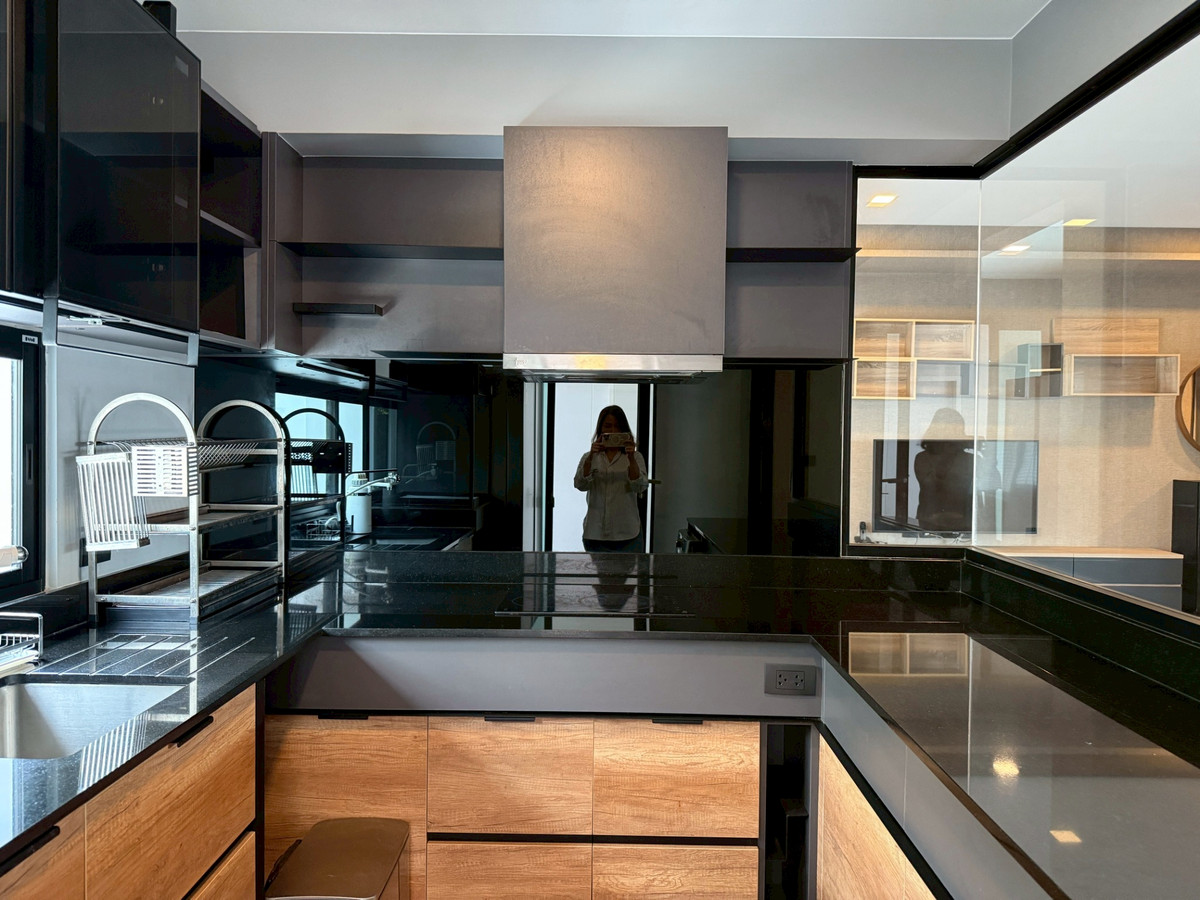 ให้เช่าทาวน์โฮมบางนา แบริ่ง ลาซาล : บ้านให้เช่า วีเว่ บางนา กม.7 พร้อมเฟอร์นิเจอร์ครบ ( SPSEVE1529)