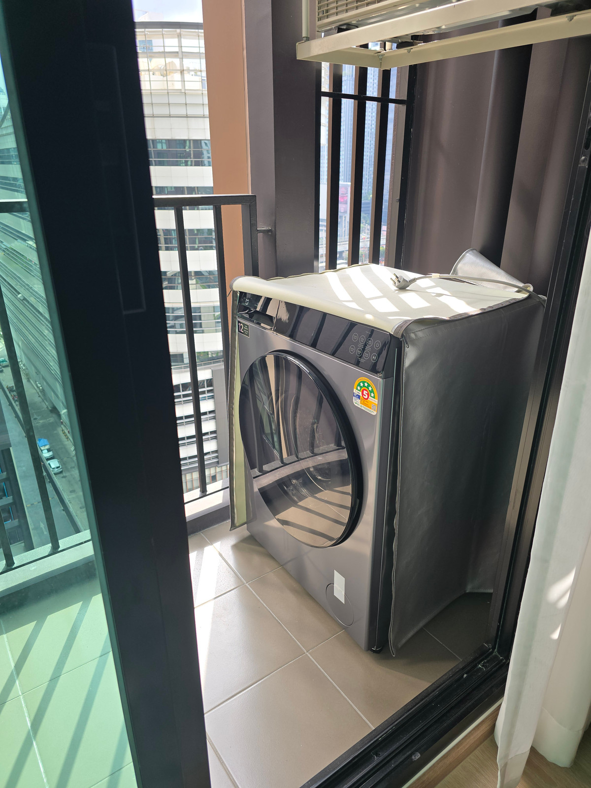 ให้เช่าคอนโดพระราม 9 เพชรบุรีตัดใหม่ RCA : 🔥ให้เช่าด่วน🔥โนเบิล นิว ดิสทริค อาร์ไนน์ ห้องมุม วิวสวย ส่วนกลางจัดเต็ม เฟอร์นิเจอร์ครบพร้อมเข้าอยู่ ใกล้รถไฟฟ้า MRT พระราม 9