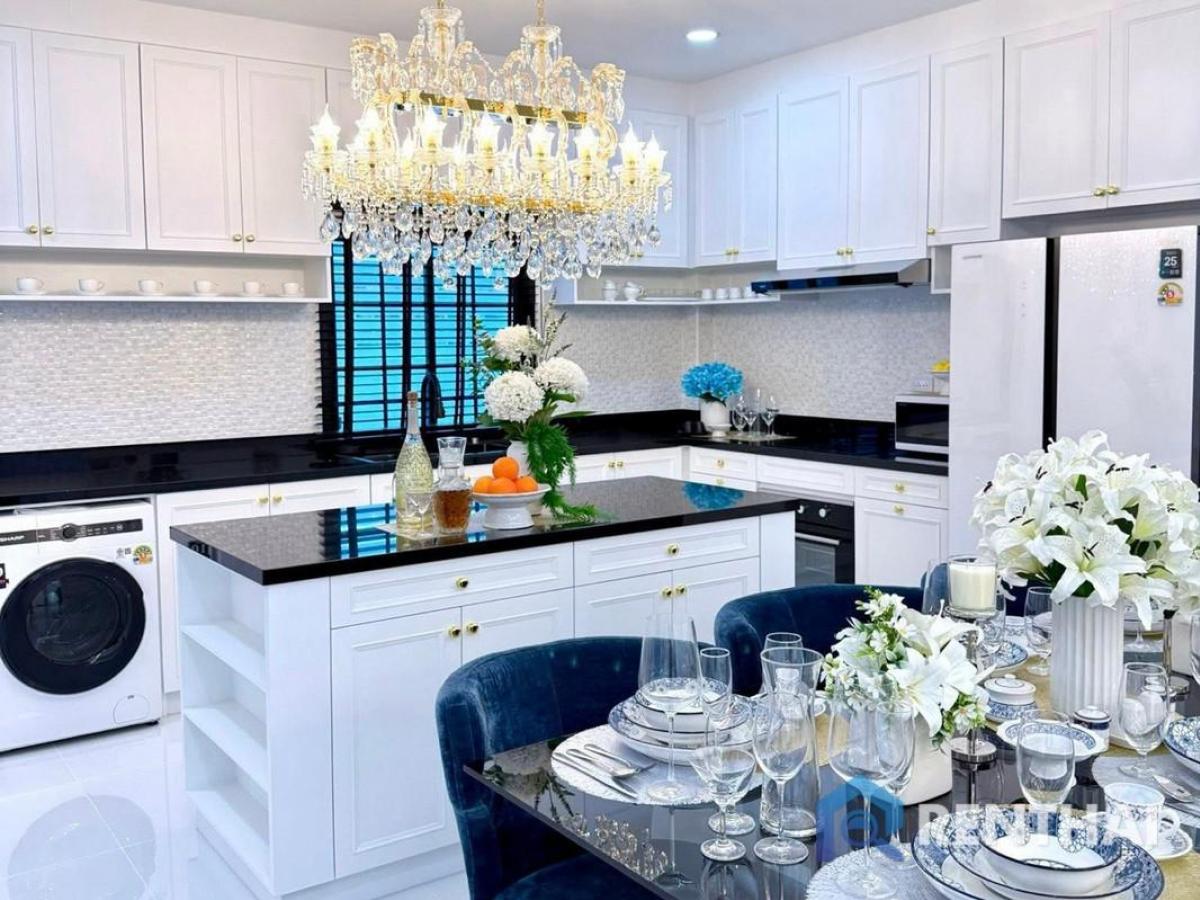 For SaleHousePattaya, Bangsaen, Chonburi : 5 Bedrooms Pool Villa with Private Swimming Pool in Nong Prue Pattaya