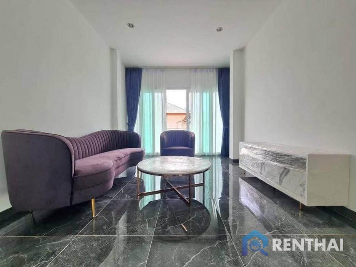 For SaleHousePattaya, Bangsaen, Chonburi : Beachfront Pool Villa in Seabreeze Village Pattaya