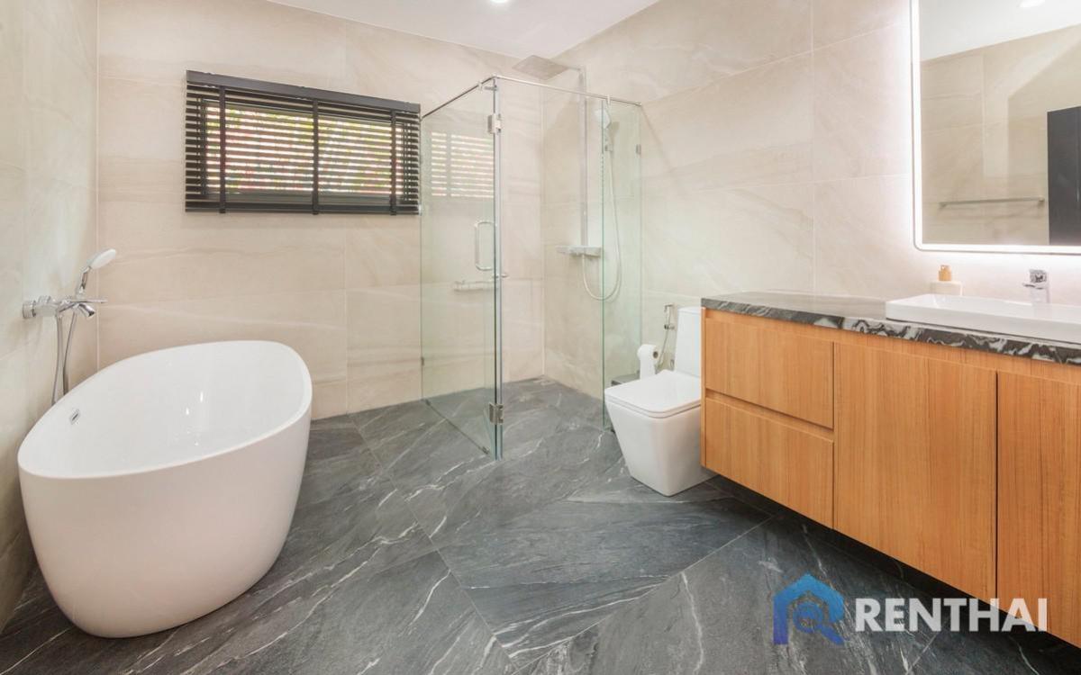 For SaleHousePattaya, Bangsaen, Chonburi : Fully Furnished 4bed Villa in Pattaya