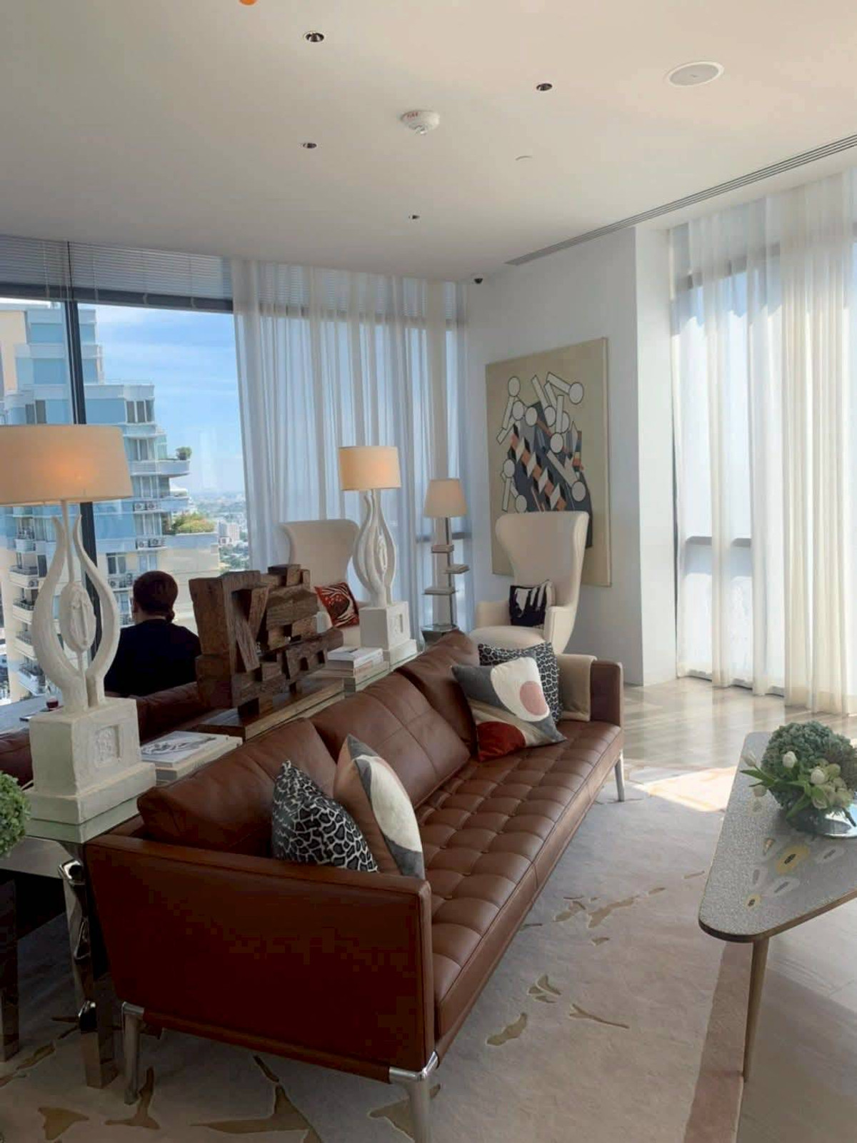 CondoSukhumvit, Asoke, Thonglor : Luxury condo at Khun by Yoo, convenient travel, close to BTS, shuttle available, beautiful room, fully furnished, ready to move in!!