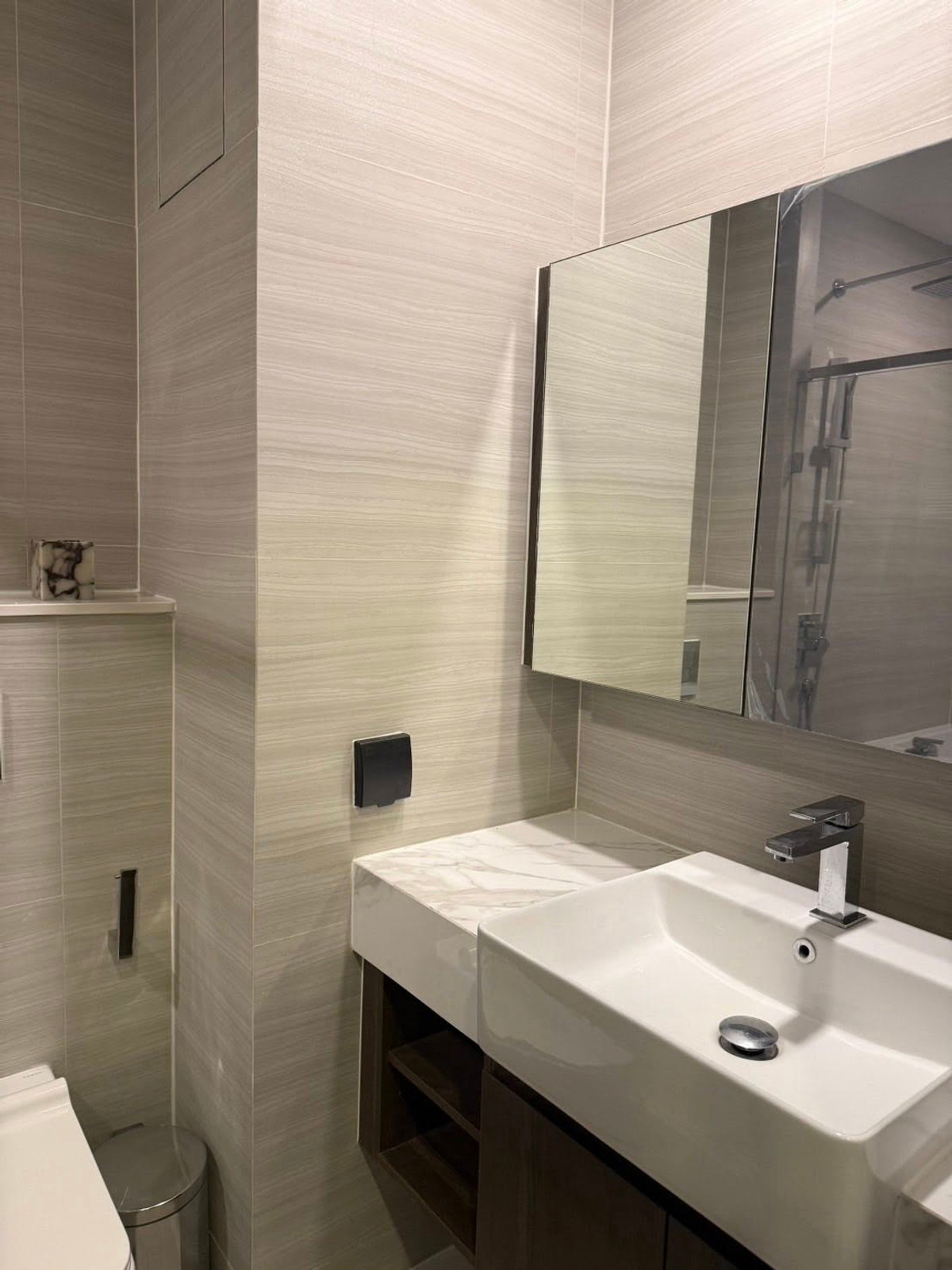 For RentCondoSukhumvit, Asoke, Thonglor : Park Origin Thonglor Condo, convenient travel, near BTS, there is a shuttle, beautiful room, fully furnished, ready to move in!!