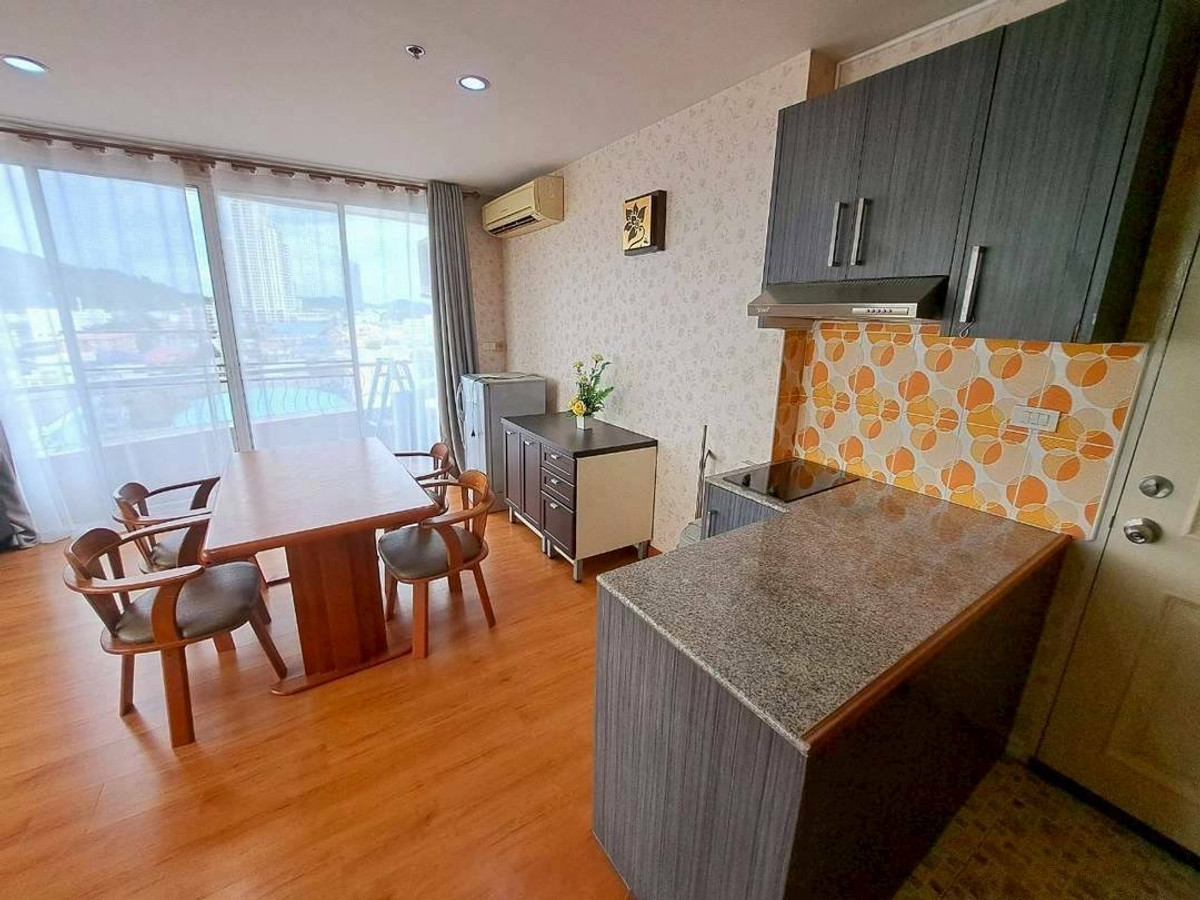 For SaleCondoSriracha Laem Chabang Ban Bueng : Sriracha Condo Ville, 11th floor, area 48.82 sq m., has a balcony, beautiful view, near the pier going to Koh Sichang, corner room, 1 bedroom, price 1.7 million baht.
