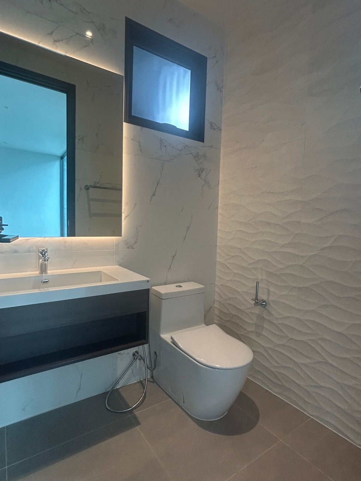 ขายบ้านเลียบทางด่วนรามอินทรา : ขายบ้านเดี่ยวบูก้าน โยธินพัฒนา 3 ชั้น 112.80 วา พื้นที่ใช้สอย 737 ตรม.  พร้อมสระว่ายน้ำ เเละลิฟท์โดยสาร