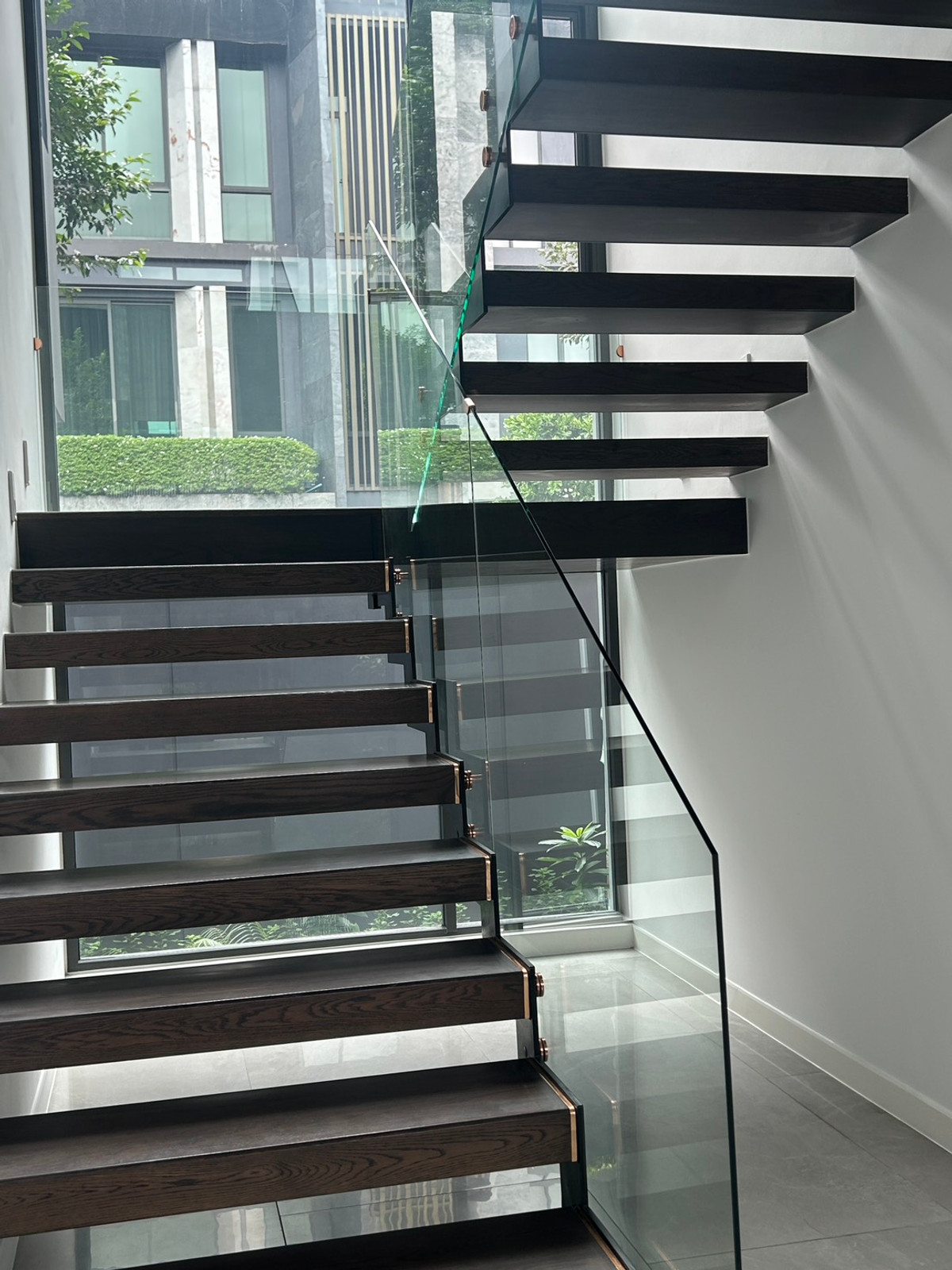 ขายบ้านเลียบทางด่วนรามอินทรา : ขายบ้านเดี่ยวบูก้าน โยธินพัฒนา 3 ชั้น 112.80 วา พื้นที่ใช้สอย 737 ตรม.  พร้อมสระว่ายน้ำ เเละลิฟท์โดยสาร