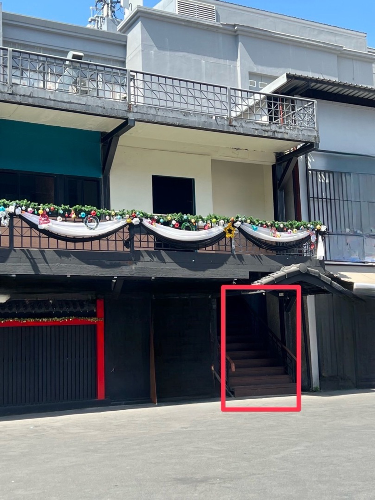 For RentRetail SpaceSukhumvit, Asoke, Thonglor : Space for rent for doing business, 144 square meters, 2nd floor, Soi Thonglor, premium location, common parking space for 30 cars.