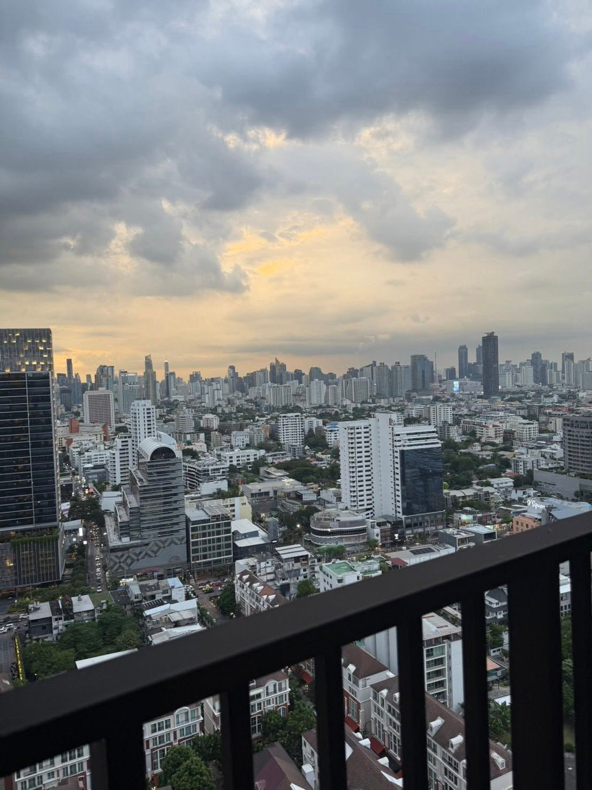 For RentCondoSukhumvit, Asoke, Thonglor : Park Origin Thonglor Condo, convenient travel, near BTS, there is a shuttle, beautiful room, fully furnished, ready to move in!!