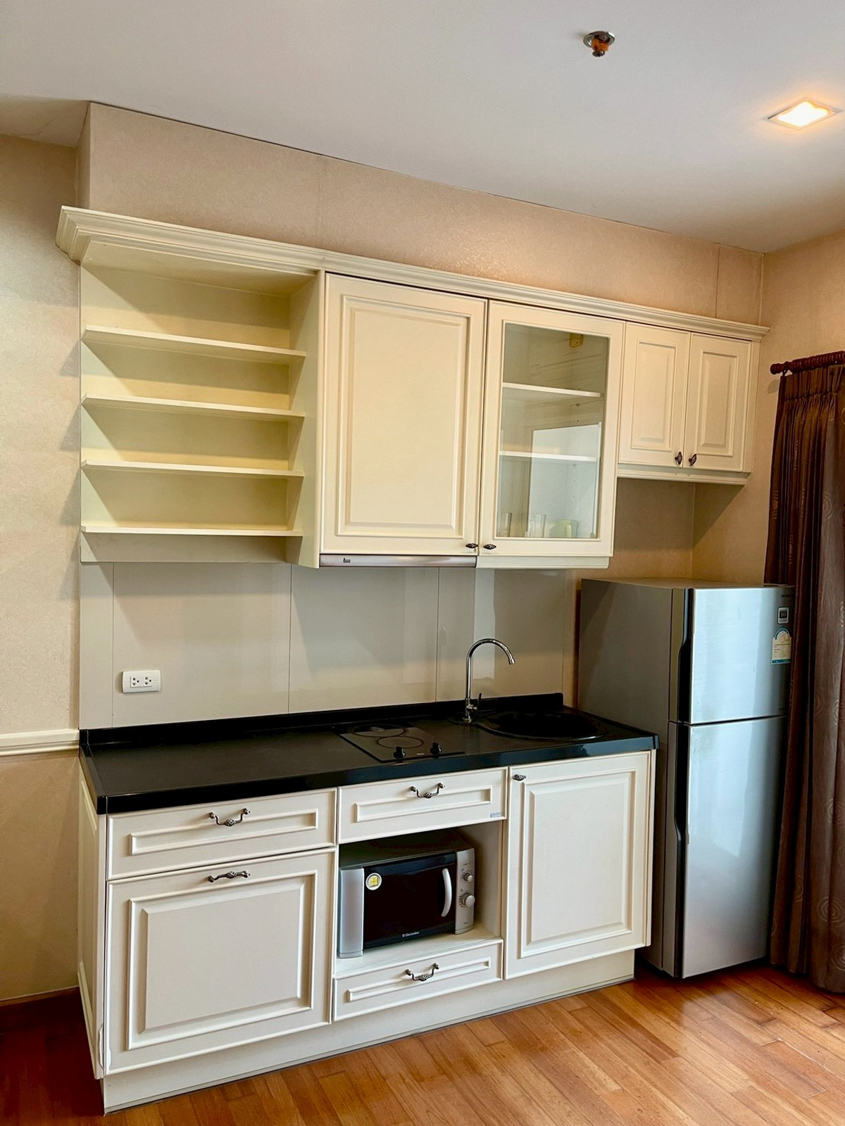 ให้เช่าคอนโดสาทร นราธิวาส : (ปล่อยเช่า) คอนโด IVY Sathorn 10 I 1-BR เฟอร์+เครื่องใช้ไฟฟ้าครบ ㅡ ใกล้ 🚆BTS ช่องนนทรี/เซนหลุยส์