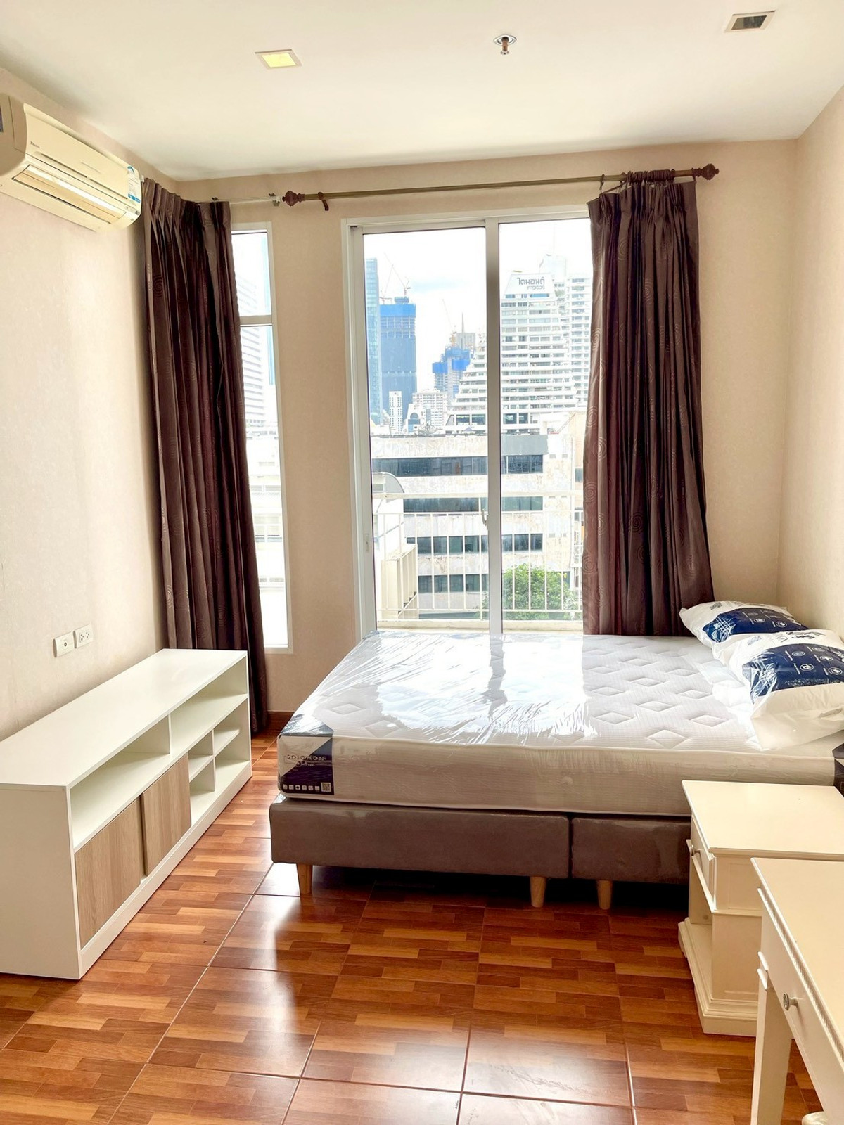 ให้เช่าคอนโดสาทร นราธิวาส : (ปล่อยเช่า) คอนโด IVY Sathorn 10 I 1-BR เฟอร์+เครื่องใช้ไฟฟ้าครบ ㅡ ใกล้ 🚆BTS ช่องนนทรี/เซนหลุยส์