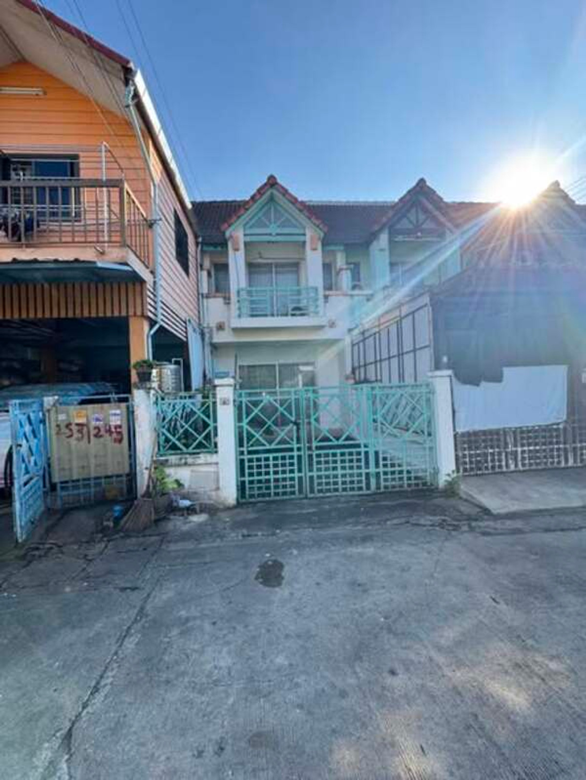 ขายทาวน์โฮมลาดกระบัง สุวรรณภูมิ : ขายทาวน์โฮม 2 ชั้น หมู่บ้านพูนสินธานี 3 ร่มเกล้า–ลาดกระบัง 