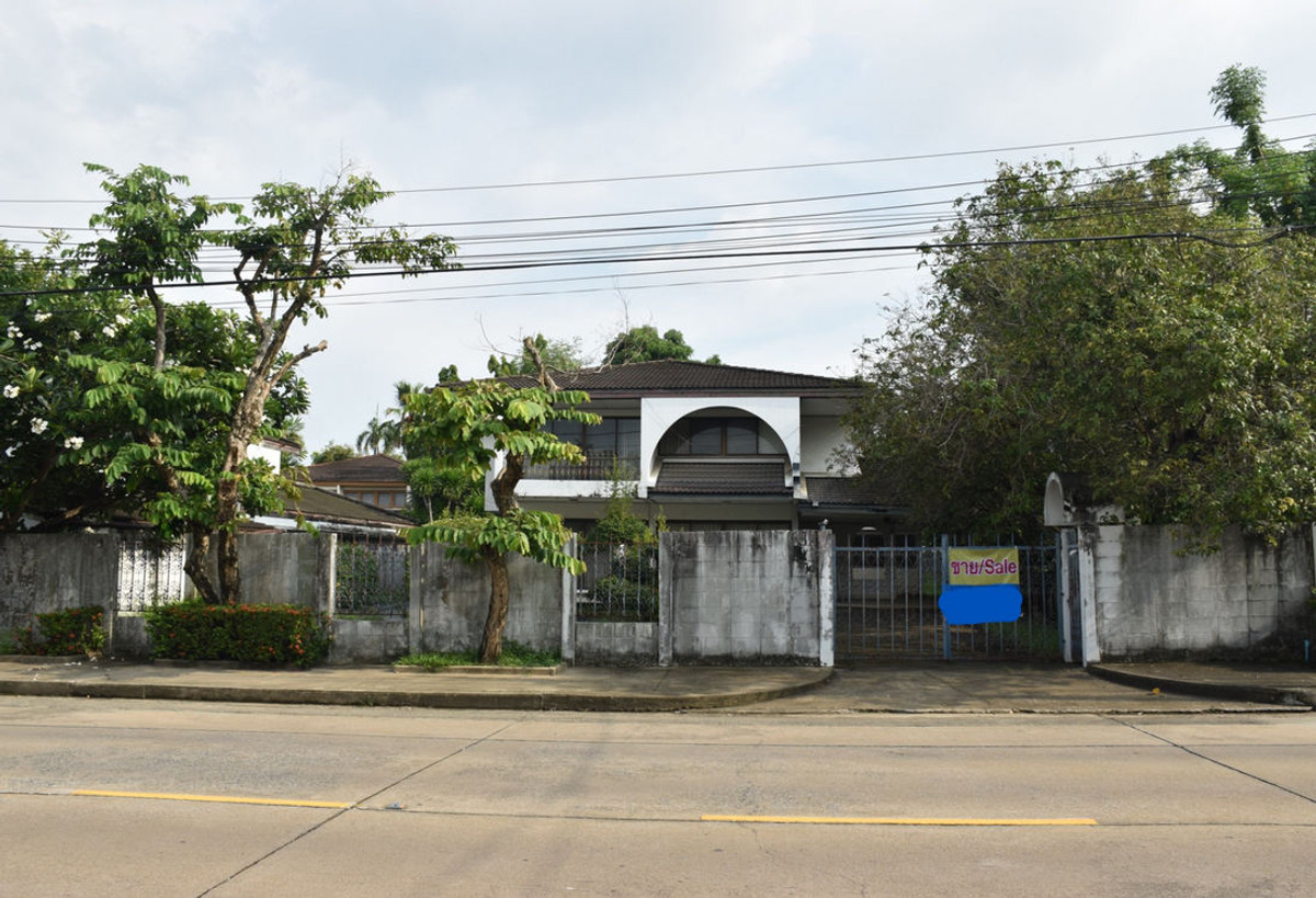 ขายบ้านพัฒนาการ ศรีนครินทร์ : สอบถามโทร : 063-9516542 หมู่บ้านปัญญา พัฒนาการ เขตสวนหลวง ขายบ้านพร้อมที่ดิน 160 ตารางวา ติดถนนเมนหลัก ทำเลใกล้ BTS อ่อนนุช