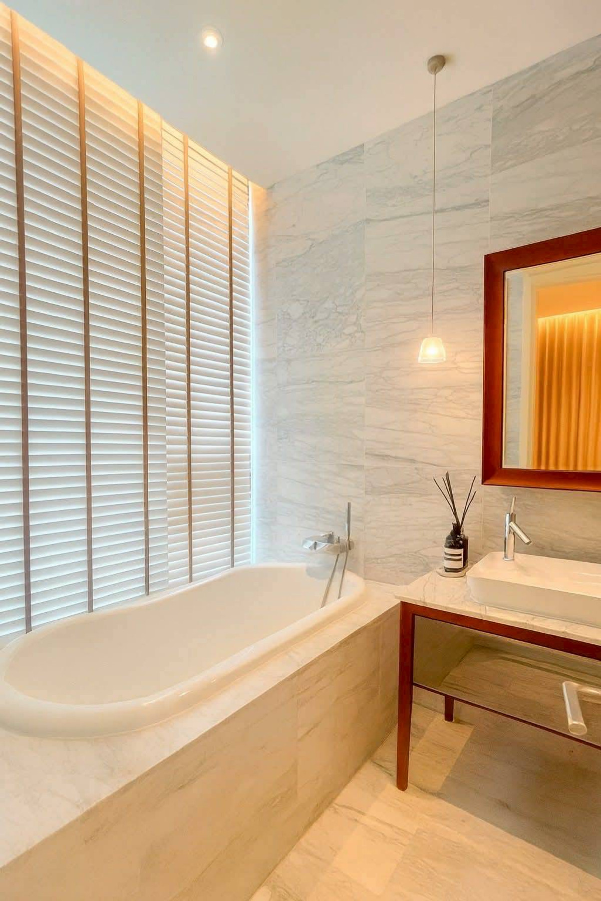 CondoSukhumvit, Asoke, Thonglor : Luxury condo at Khun by Yoo, convenient travel, close to BTS, shuttle available, beautiful room, fully furnished, ready to move in!!