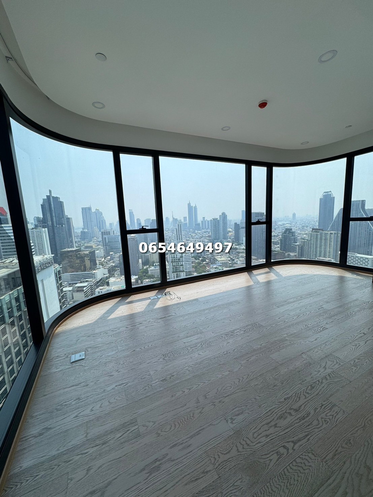 ขายคอนโดสยาม จุฬา สามย่าน : ขายด่วน ห้องเปล่า วิวสวย Ashton chula silom 2 ห้องนอน 1 ห้องน้ำ ขนาด 57 ตร.ม. สนใจติดต่อ 065-464-9497