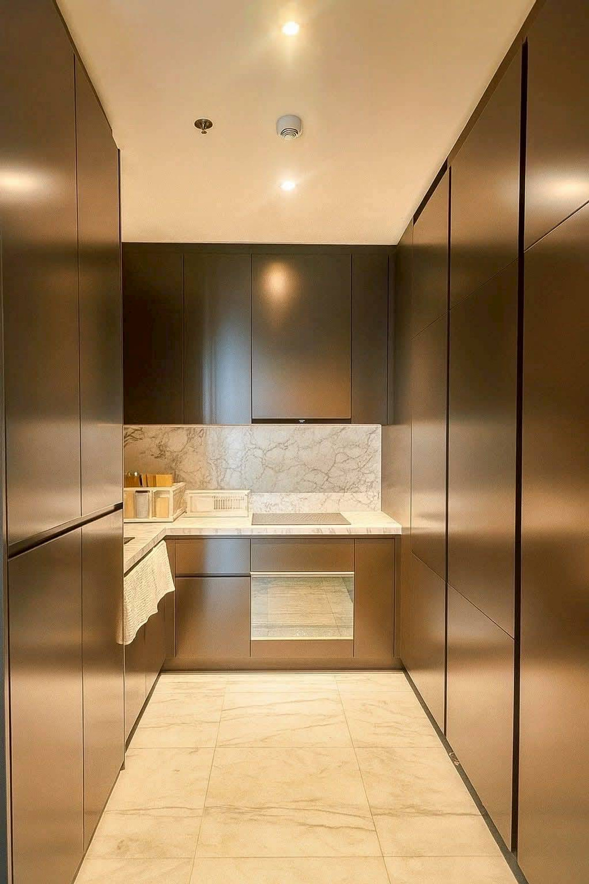 CondoSukhumvit, Asoke, Thonglor : Luxury condo at Khun by Yoo, convenient travel, close to BTS, shuttle available, beautiful room, fully furnished, ready to move in!!