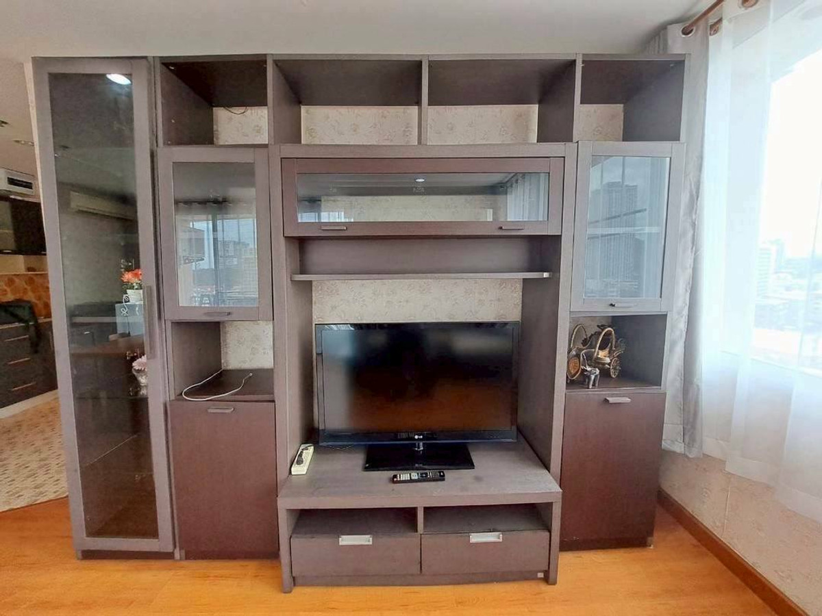 For SaleCondoSriracha Laem Chabang Ban Bueng : Sriracha Condo Ville, 11th floor, area 48.82 sq m., has a balcony, beautiful view, near the pier going to Koh Sichang, corner room, 1 bedroom, price 1.7 million baht.