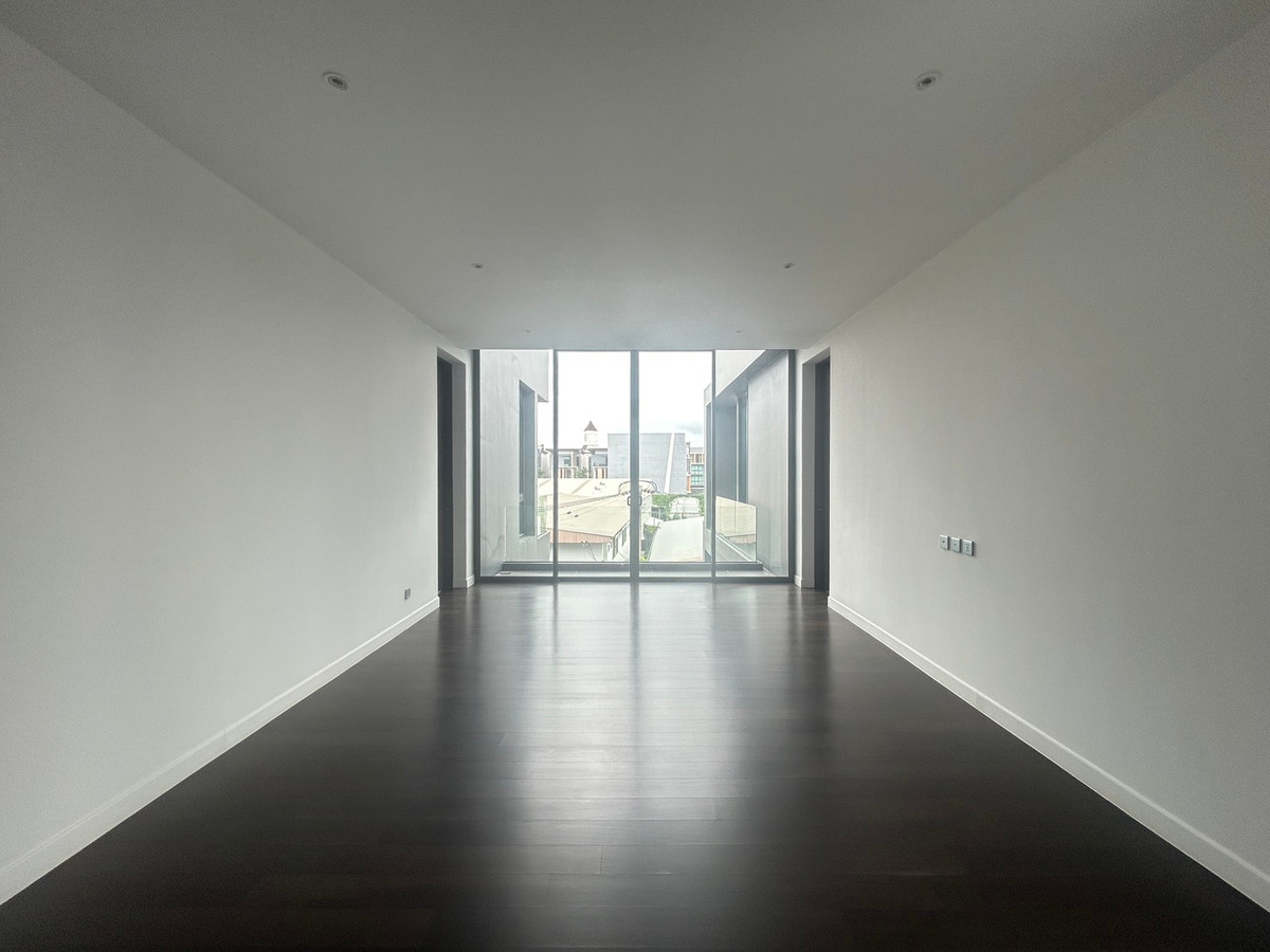 ขายบ้านเลียบทางด่วนรามอินทรา : ขายบ้านเดี่ยวบูก้าน โยธินพัฒนา 3 ชั้น 112.80 วา พื้นที่ใช้สอย 737 ตรม.  พร้อมสระว่ายน้ำ เเละลิฟท์โดยสาร