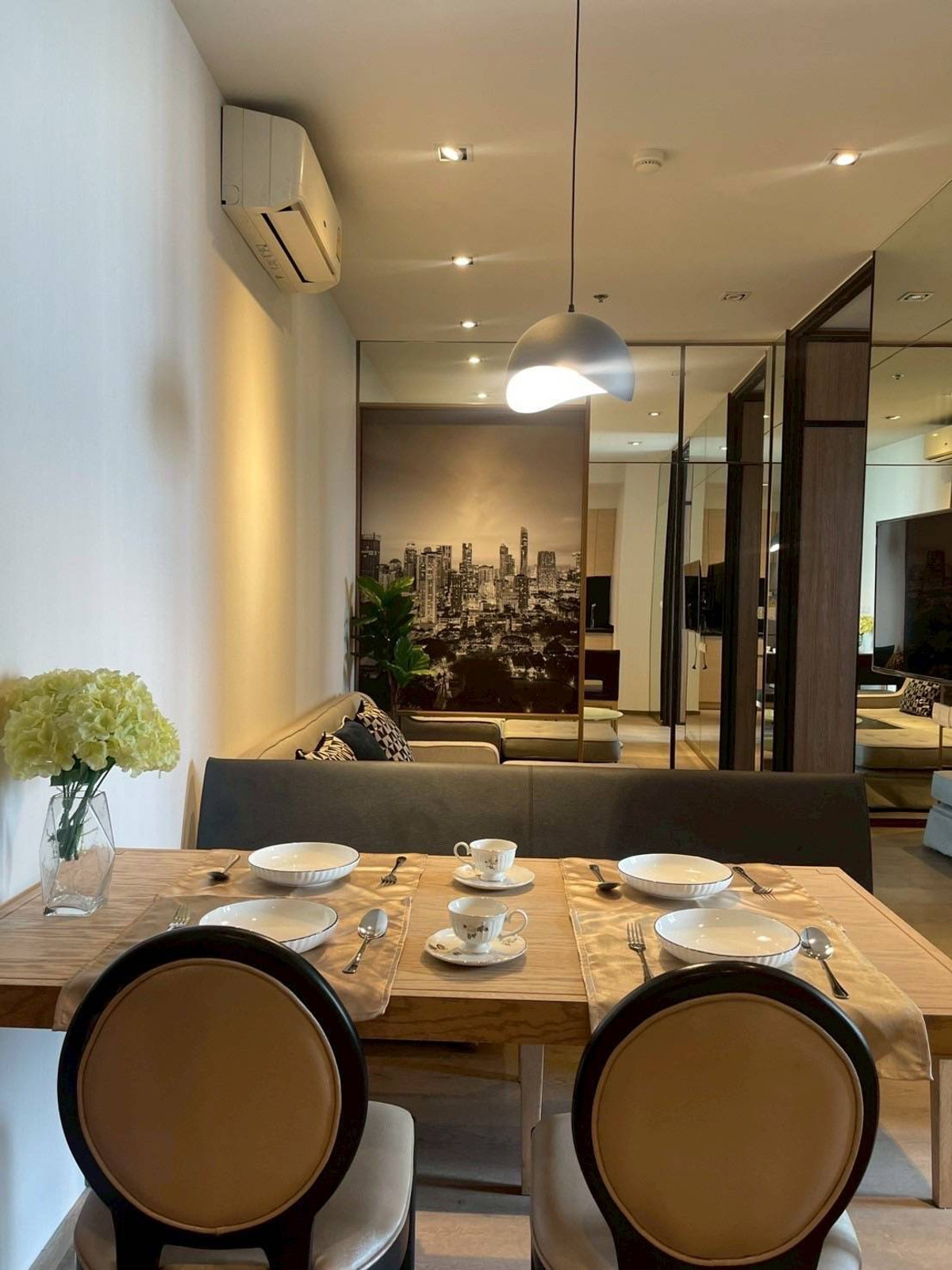 For RentCondoSukhumvit, Asoke, Thonglor : 📢(for rent) Park 24 2 bedrooms near BTS Phrom Phong and The Em District shopping area.