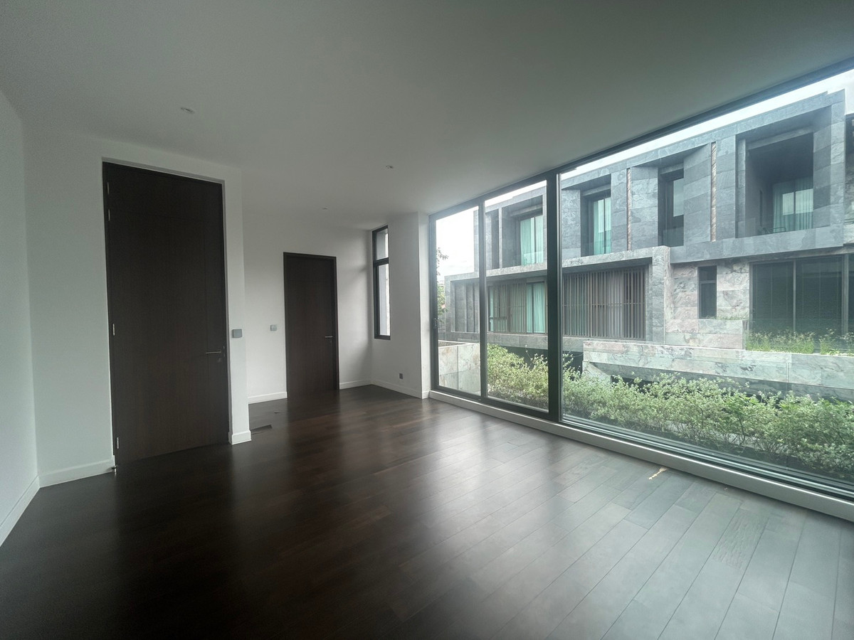 ขายบ้านเลียบทางด่วนรามอินทรา : ขายบ้านเดี่ยวบูก้าน โยธินพัฒนา 3 ชั้น 112.80 วา พื้นที่ใช้สอย 737 ตรม.  พร้อมสระว่ายน้ำ เเละลิฟท์โดยสาร