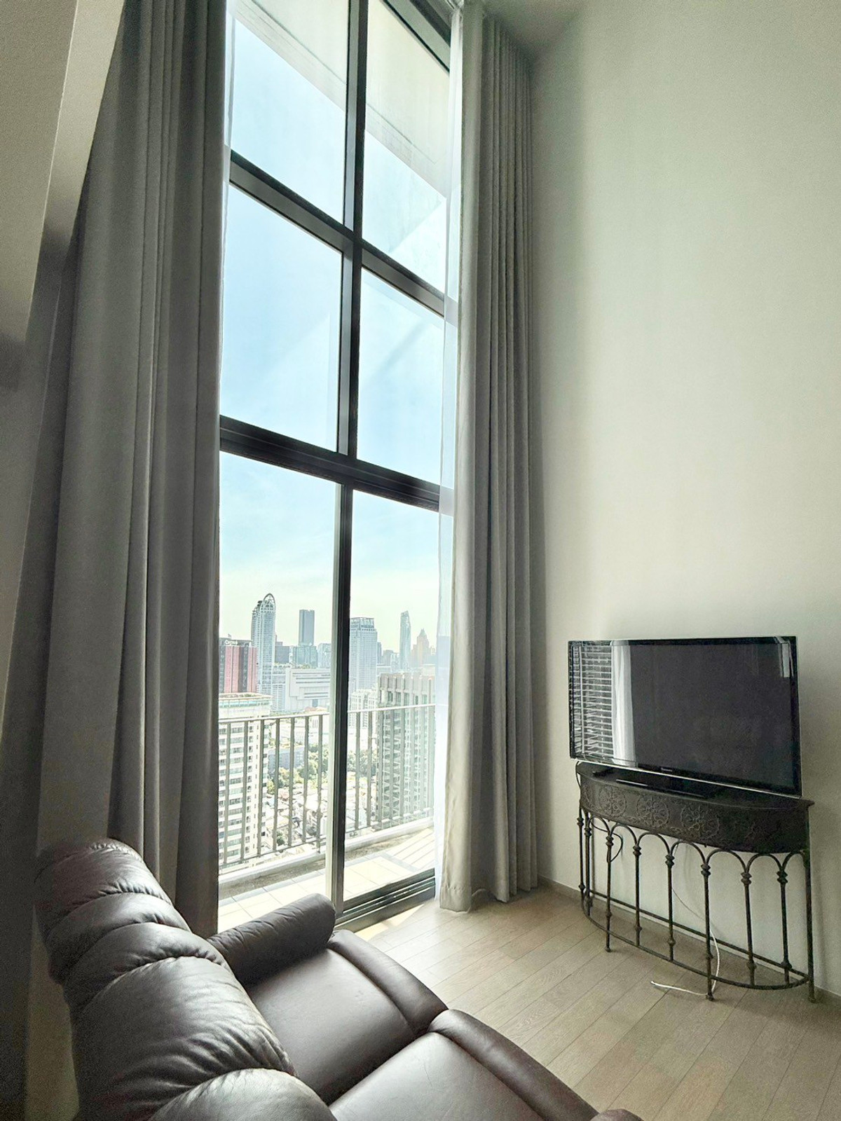 For SaleCondoRatchathewi,Phayathai : Pyne by Sansiri【𝐒𝐄𝐋𝐋 & 𝐑𝐄𝐍𝐓】🔥Luxurious white design creates a bright, airy, and organized feeling.🔥 Contact Line ID: @hacondo