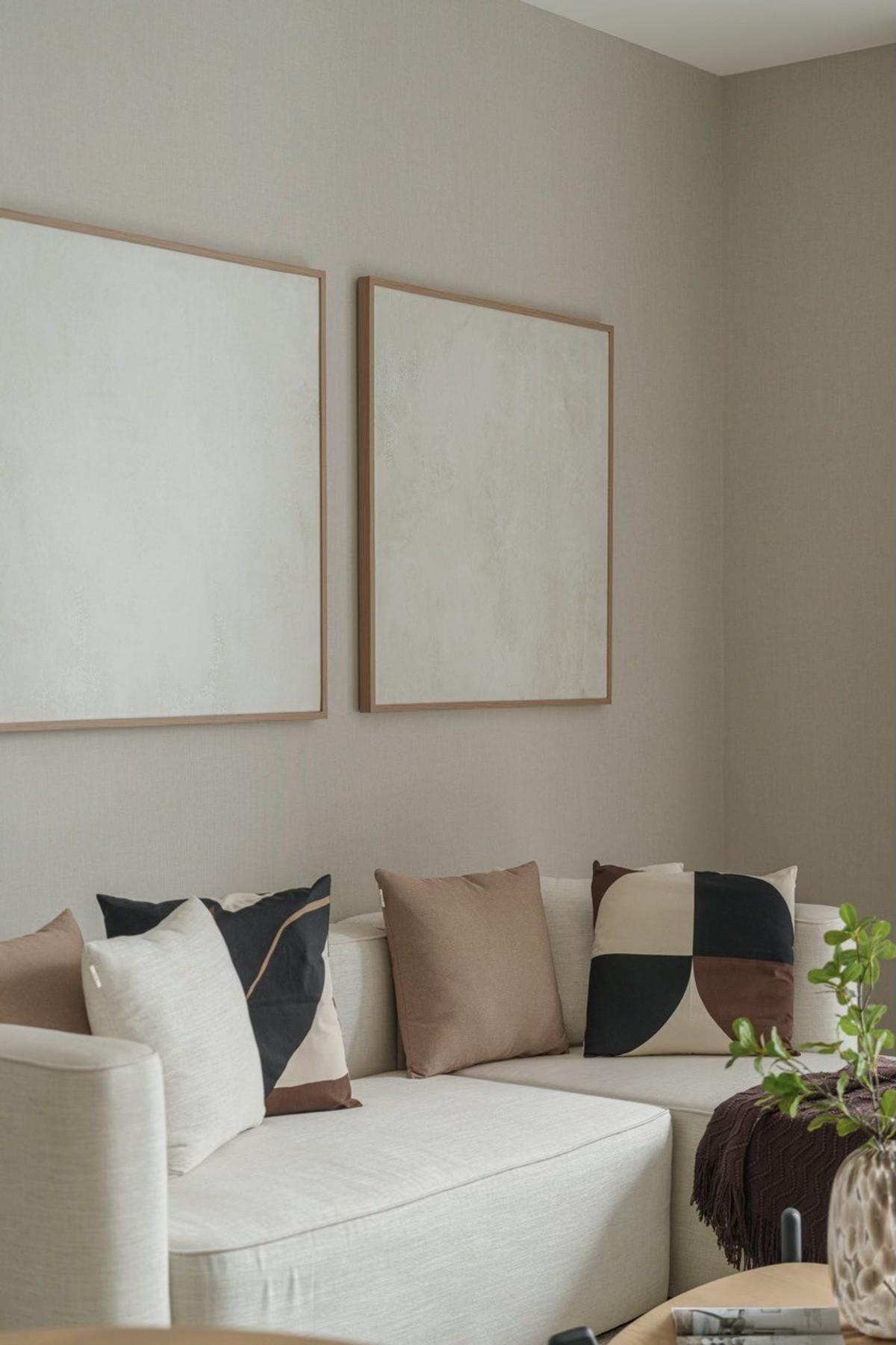 For RentCondoNana, North Nana,Sukhumvit13, Soi Nana : 2 bedrooms at Q1 Sukhumvit, Contact 062-496-6454