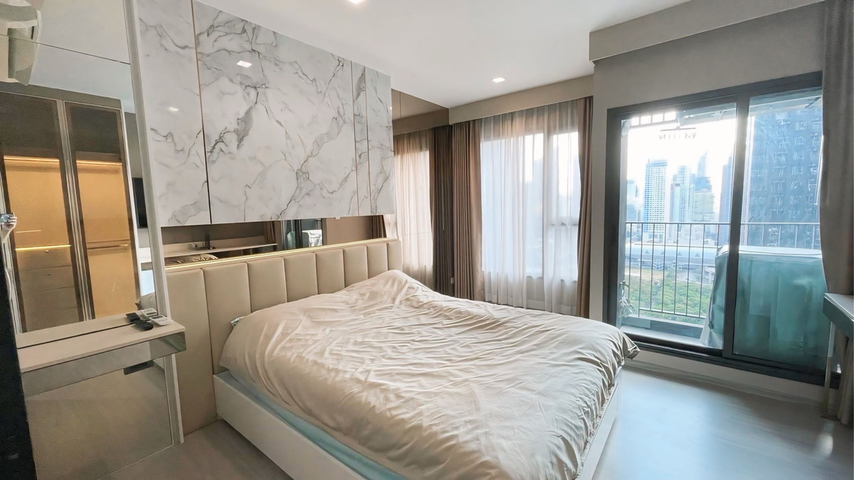 For SaleCondoRama9, Petchburi, RCA : Condo for sale with tenant Life Asoke-Rama 9