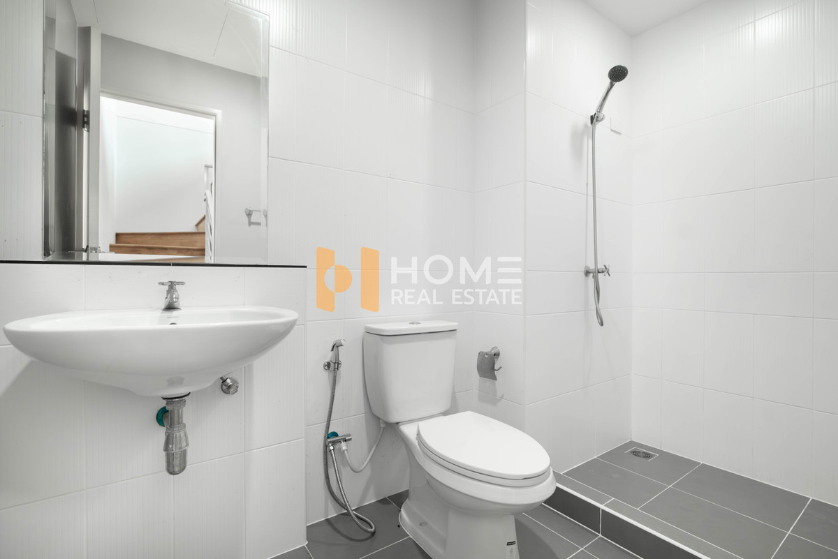 ขายทาวน์โฮมปิ่นเกล้า จรัญสนิทวงศ์ : 🏡 สภาพใหม่กริ๊บ ราคาคุ้มสุดในโครงการ 🔥 บ้านกลางเมือง ปิ่นเกล้า - จรัญ / 3 ห้องนอน (ขาย), Baan Klang Muang Pinklao - Charan / 3 Bedrooma (FOR SALE) BALL213