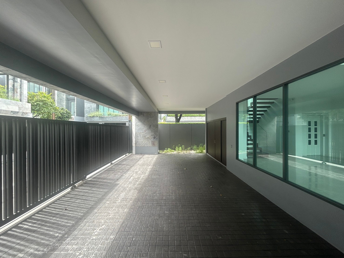 ขายบ้านเลียบทางด่วนรามอินทรา : ขายบ้านเดี่ยวบูก้าน โยธินพัฒนา 3 ชั้น 112.80 วา พื้นที่ใช้สอย 737 ตรม.  พร้อมสระว่ายน้ำ เเละลิฟท์โดยสาร