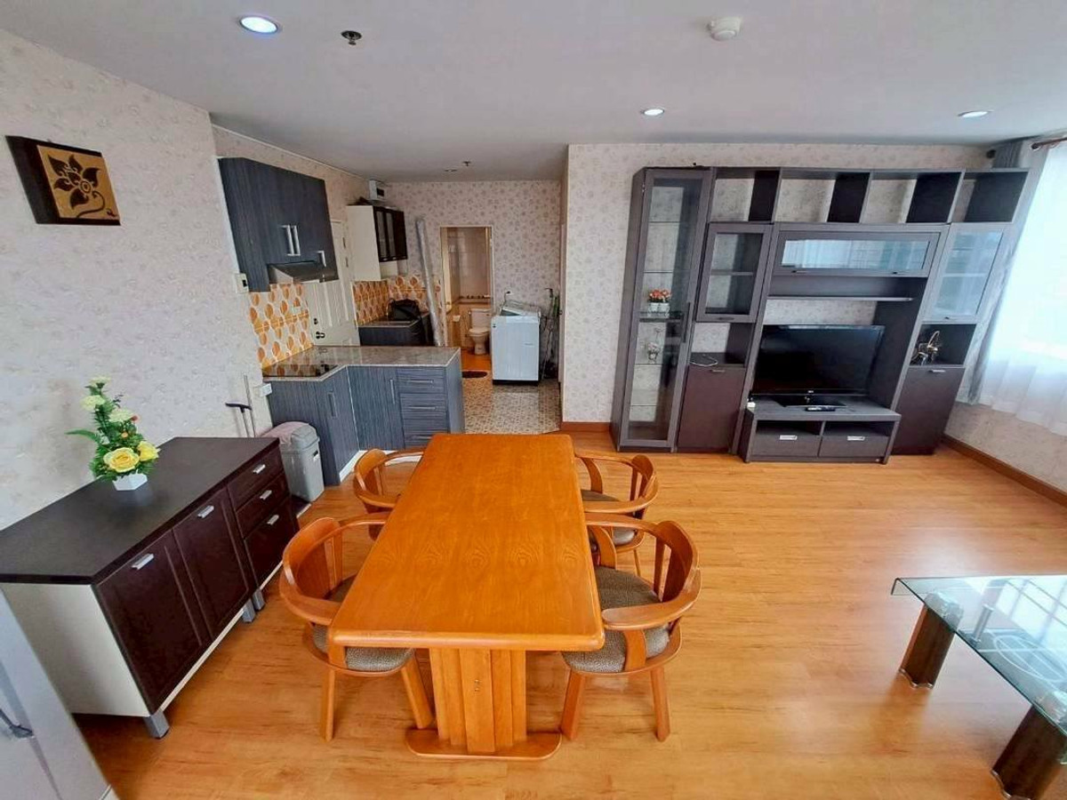 For SaleCondoSriracha Laem Chabang Ban Bueng : Sriracha Condo Ville, 11th floor, area 48.82 sq m., has a balcony, beautiful view, near the pier going to Koh Sichang, corner room, 1 bedroom, price 1.7 million baht.