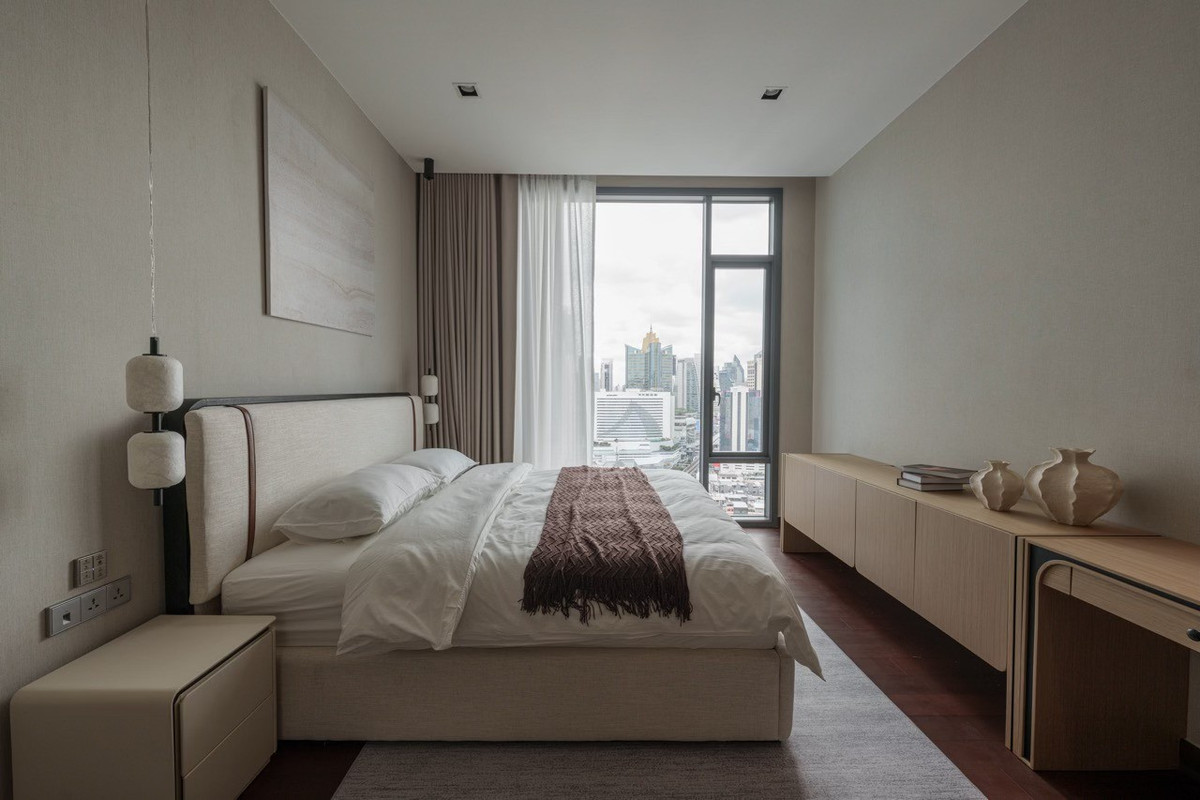 For RentCondoNana, North Nana,Sukhumvit13, Soi Nana : 2 bedrooms at Q1 Sukhumvit, Contact 062-496-6454