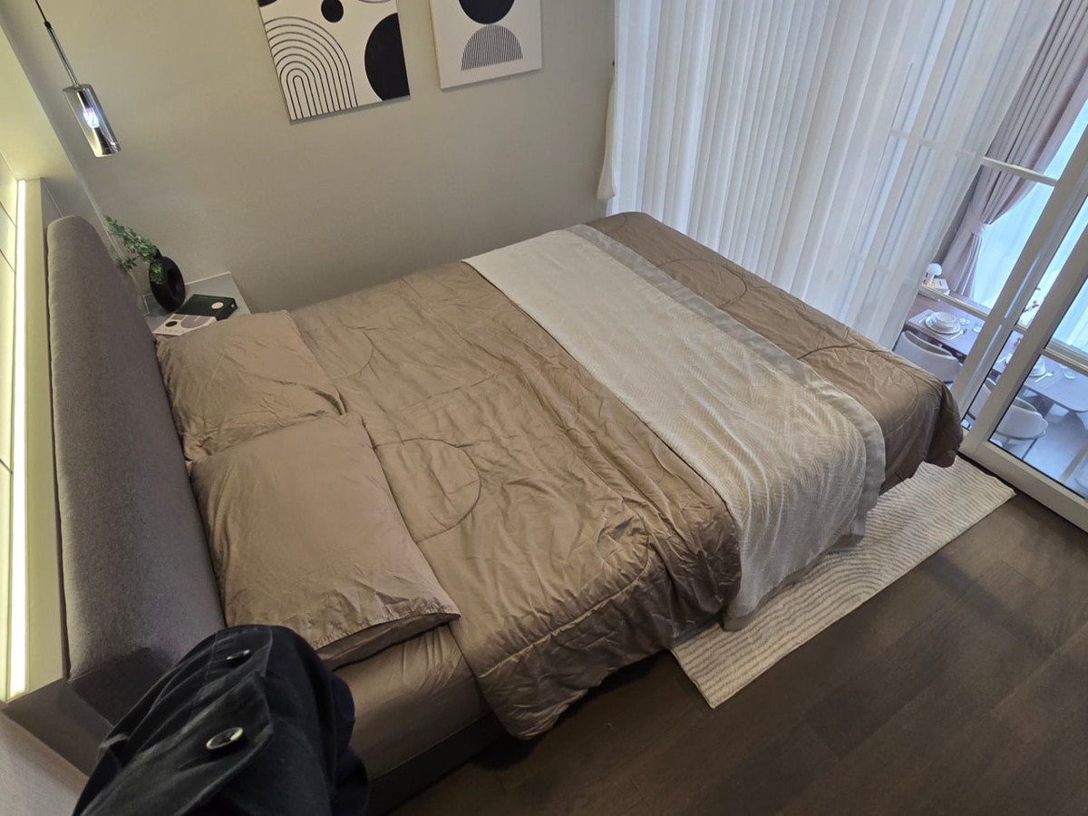 For SaleCondoSiam Paragon ,Chulalongkorn,Samyan : Park Origin Chula Samyan【𝐒𝐄𝐋𝐋 & 𝐑𝐄𝐍𝐓】🔥A room decorated in a sleek and luxurious modern style, with perfect attention to detail in every corner.🔥 Contact Line ID: @hacondo