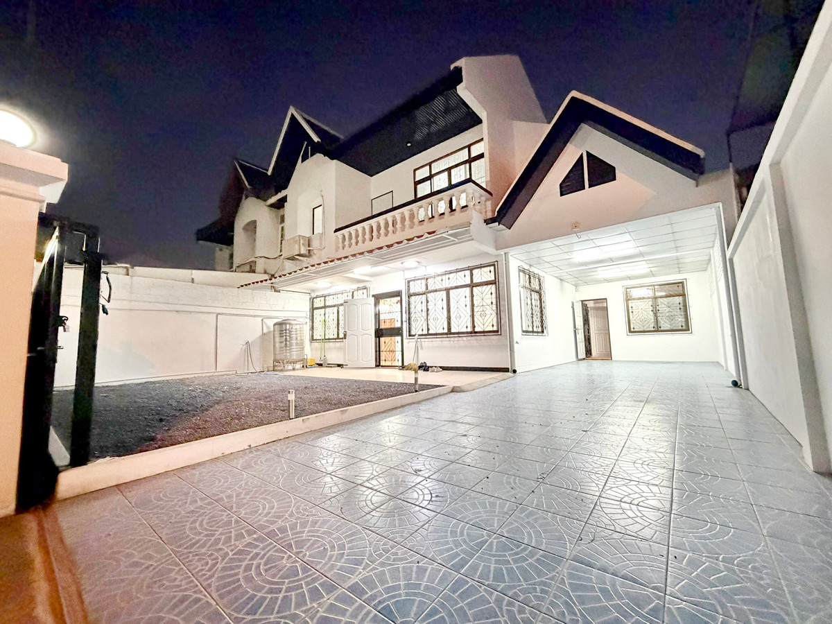 For RentTownhomeRatchadapisek, Huaikwang, Suttisan : HK0647♛♚Townhouse 3 bedrooms for rent𝓼for sale⚝Ratchada-Lat Phrao♜MRT Huai Khwang∞099-5919653,065-9423251▚Line@sureresidence