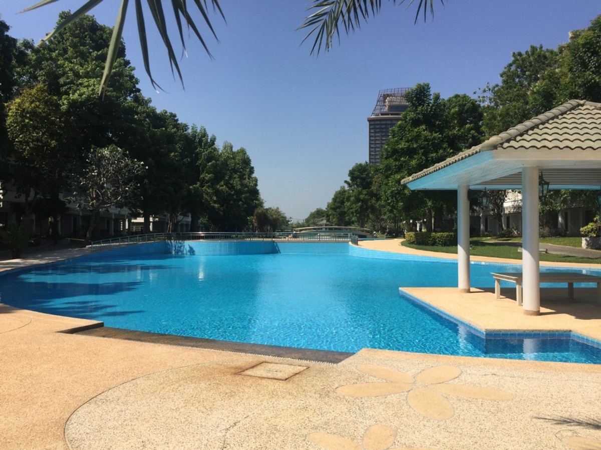 For RentTownhomeHuahin, Prachuap Khiri Khan, Pran Buri : 🏡 Corner room, 3-story townhome, near the Hua Hin sea.