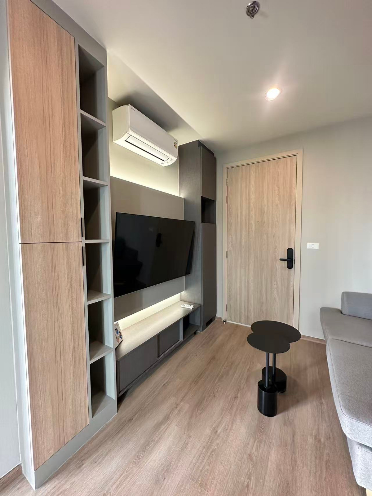 ให้เช่าคอนโดพระราม 9 เพชรบุรีตัดใหม่ RCA : ให้เช่า Nue District Rama 9 