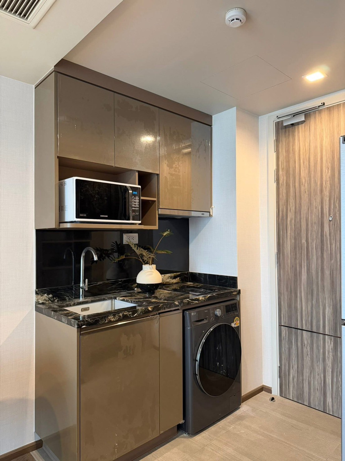 For RentCondoSukhumvit, Asoke, Thonglor : ✨ GT16059 | Condo Ideo Q Sukhumvit 36, convenient travel, near BTS, there is a shuttle, beautiful room, fully furnished, ready to move in!