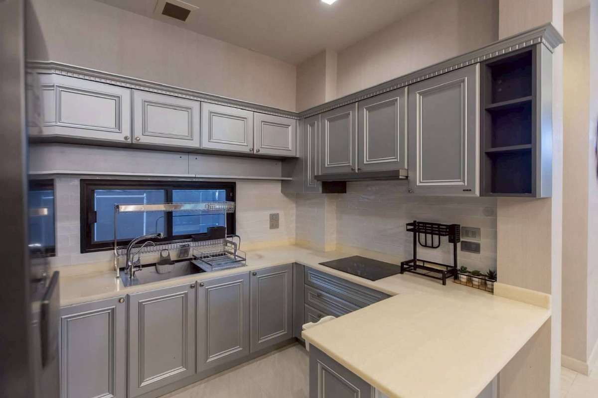 For RentHouseKaset Nawamin,Ladplakao : Artale Ekkamai–Ramintra Fully Furnished 3-Storey Detached Home in Prime City Location Please call: 062-496-6454