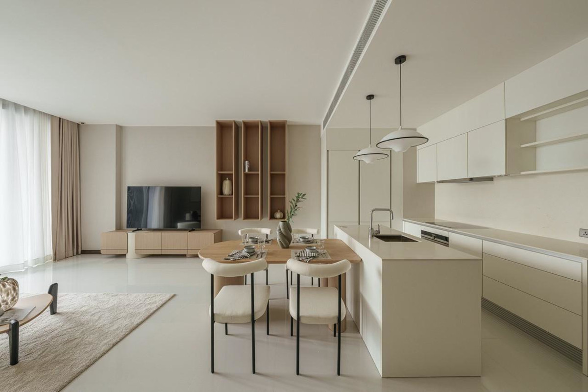 For RentCondoNana, North Nana,Sukhumvit13, Soi Nana : 2 bedrooms at Q1 Sukhumvit, Contact 062-496-6454