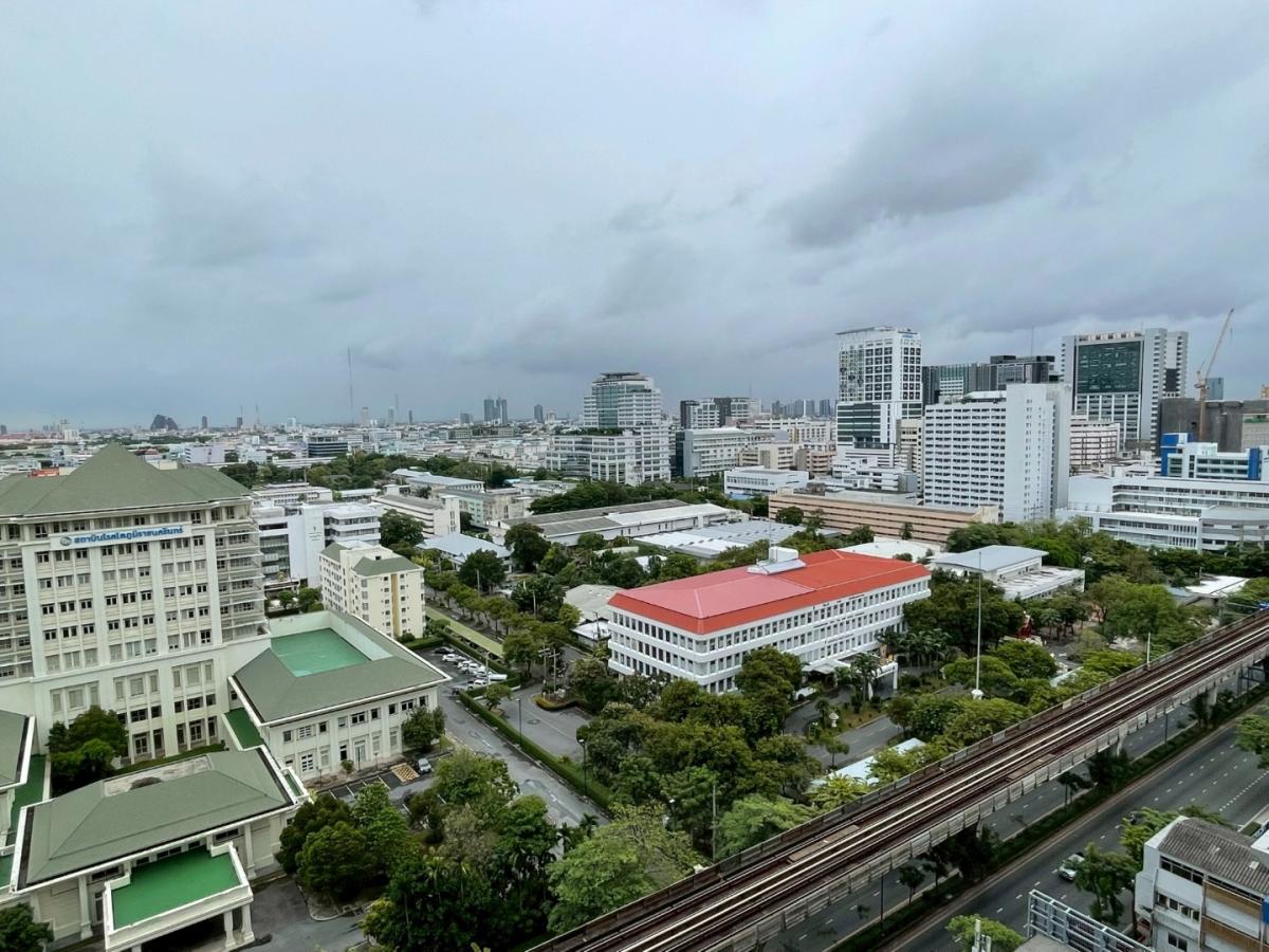 For RentCondoRatchathewi,Phayathai : 🔥Rent Now🔥 Park Origin Phaya Thai, near BTS Phaya Thai station, connecting to Airport Link and BTS Victory Monument. Fully furnished and ready to move in.