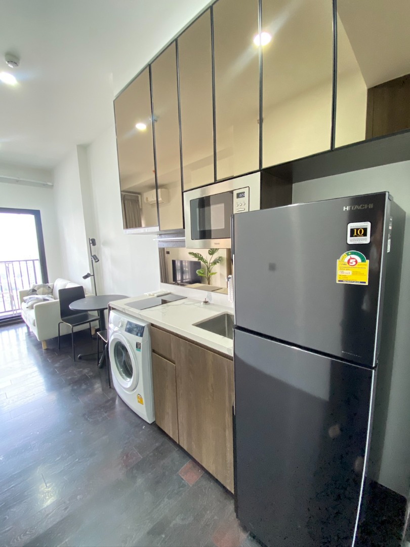 For SaleCondoSukhumvit, Asoke, Thonglor : 🔥Urgent Sale🔥 Park Origin Thonglor, near BTS Thonglor station, on Sukhumvit Road. Fully furnished and ready to move in.