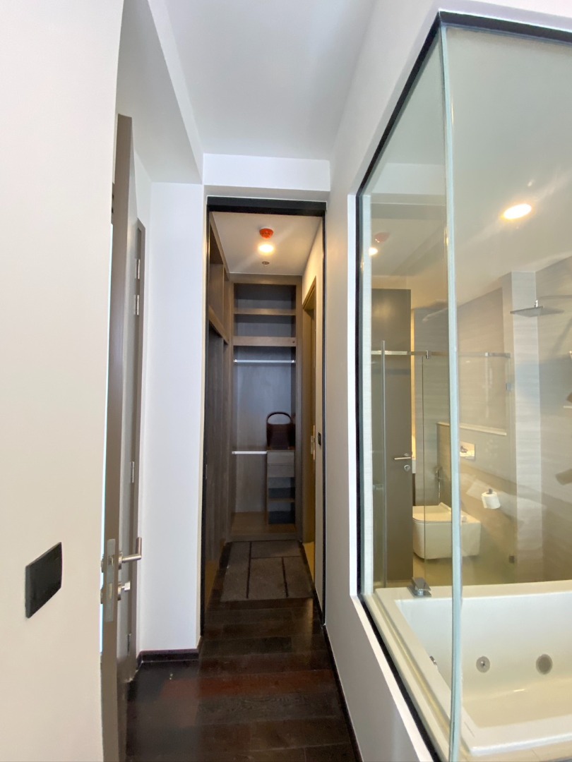 For SaleCondoSukhumvit, Asoke, Thonglor : 🔥Urgent Sale🔥 Park Origin Thonglor, near BTS Thonglor station, on Sukhumvit Road. Fully furnished and ready to move in.