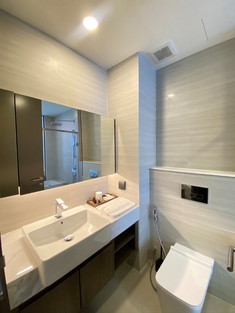 For SaleCondoSukhumvit, Asoke, Thonglor : 🔥Urgent Sale🔥 Park Origin Thonglor, near BTS Thonglor station, on Sukhumvit Road. Fully furnished and ready to move in.