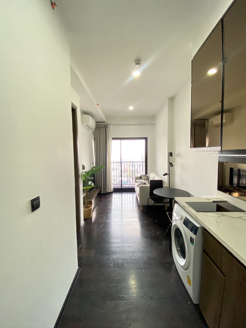 For SaleCondoSukhumvit, Asoke, Thonglor : 🔥Urgent Sale🔥 Park Origin Thonglor, near BTS Thonglor station, on Sukhumvit Road. Fully furnished and ready to move in.