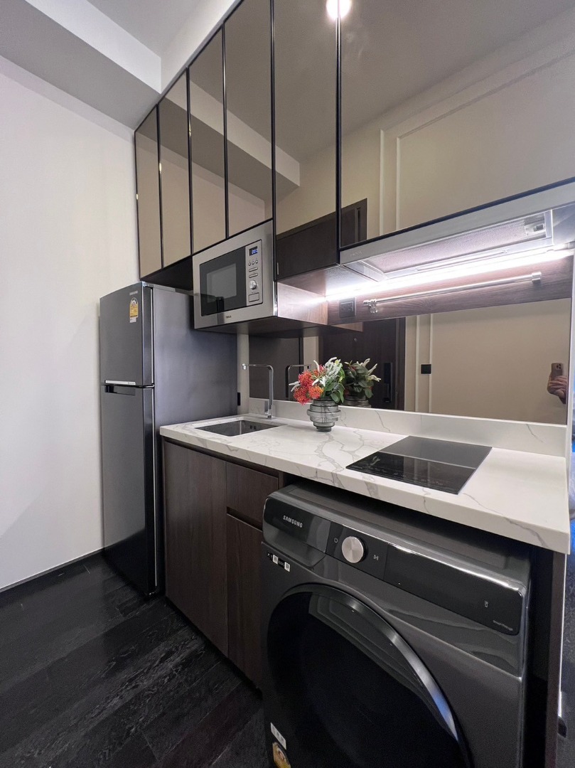 For SaleCondoSukhumvit, Asoke, Thonglor : 🔥Urgent Sale🔥 Park Origin Thonglor, near BTS Thonglor station, on Sukhumvit Road. Fully furnished and ready to move in.