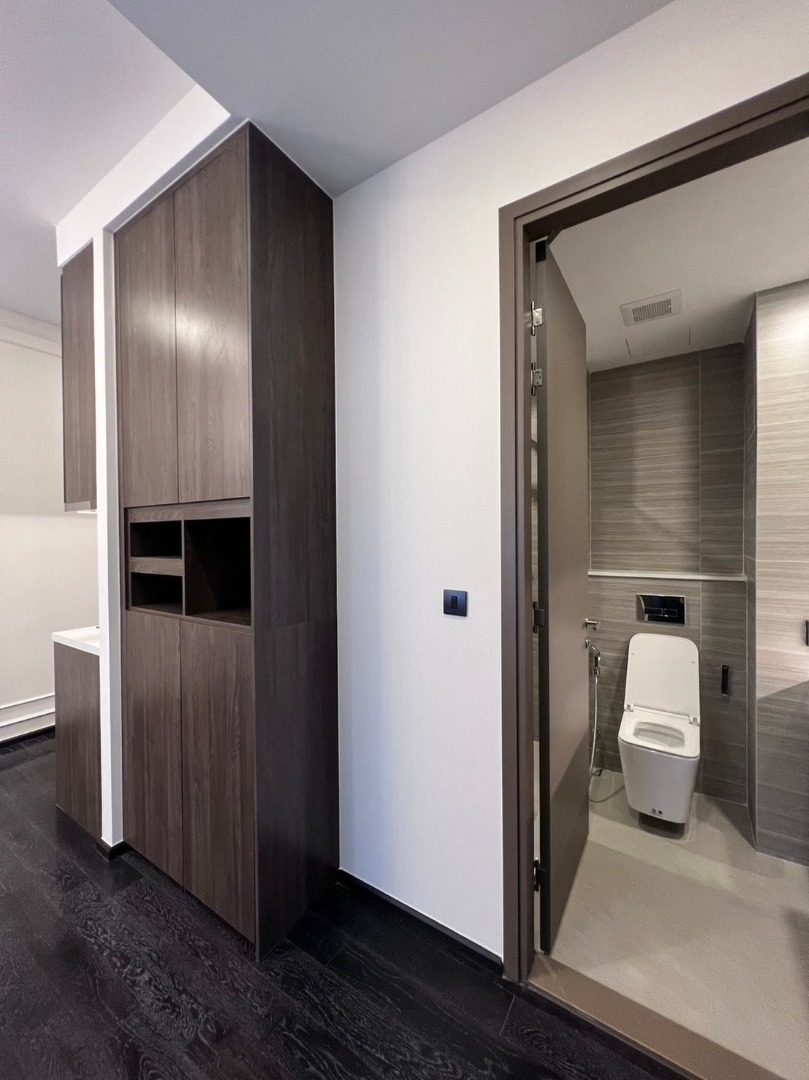 For SaleCondoSukhumvit, Asoke, Thonglor : 🔥Urgent Sale🔥 Park Origin Thonglor, near BTS Thonglor station, on Sukhumvit Road. Fully furnished and ready to move in.