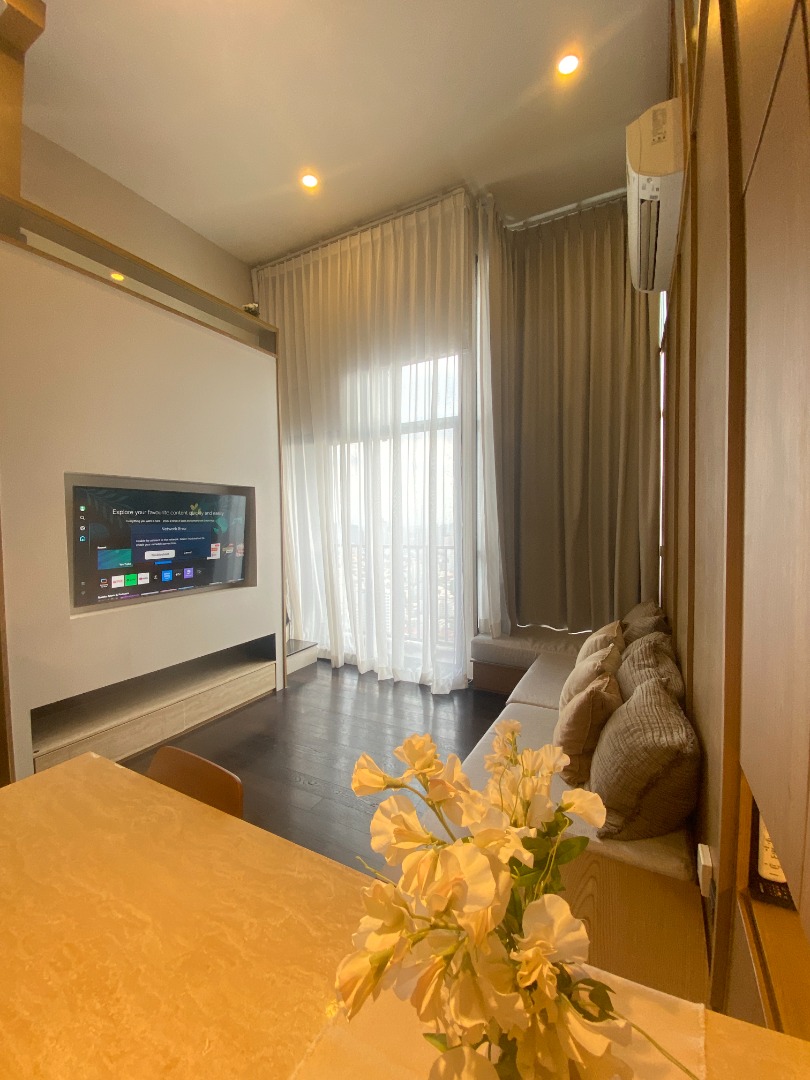For SaleCondoSukhumvit, Asoke, Thonglor : 🔥Urgent Sale🔥 Park Origin Thonglor, near BTS Thonglor station, on Sukhumvit Road. Fully furnished and ready to move in.