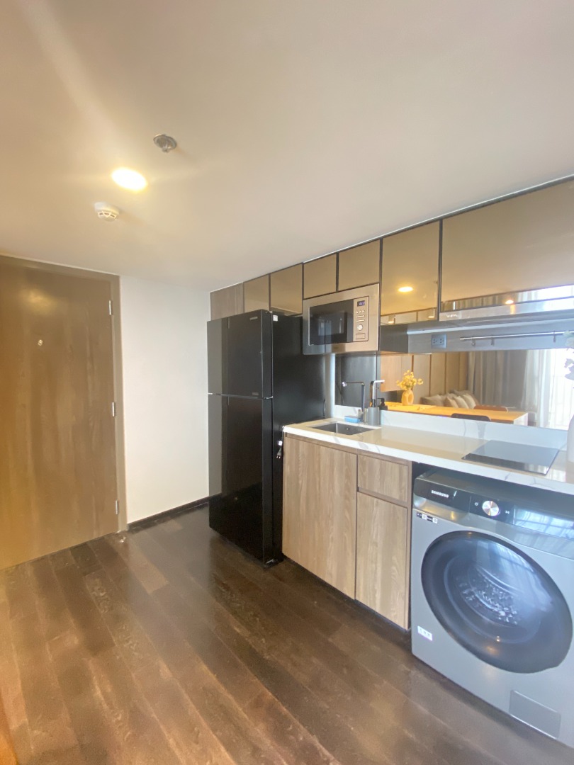 For SaleCondoSukhumvit, Asoke, Thonglor : 🔥Urgent Sale🔥 Park Origin Thonglor, near BTS Thonglor station, on Sukhumvit Road. Fully furnished and ready to move in.